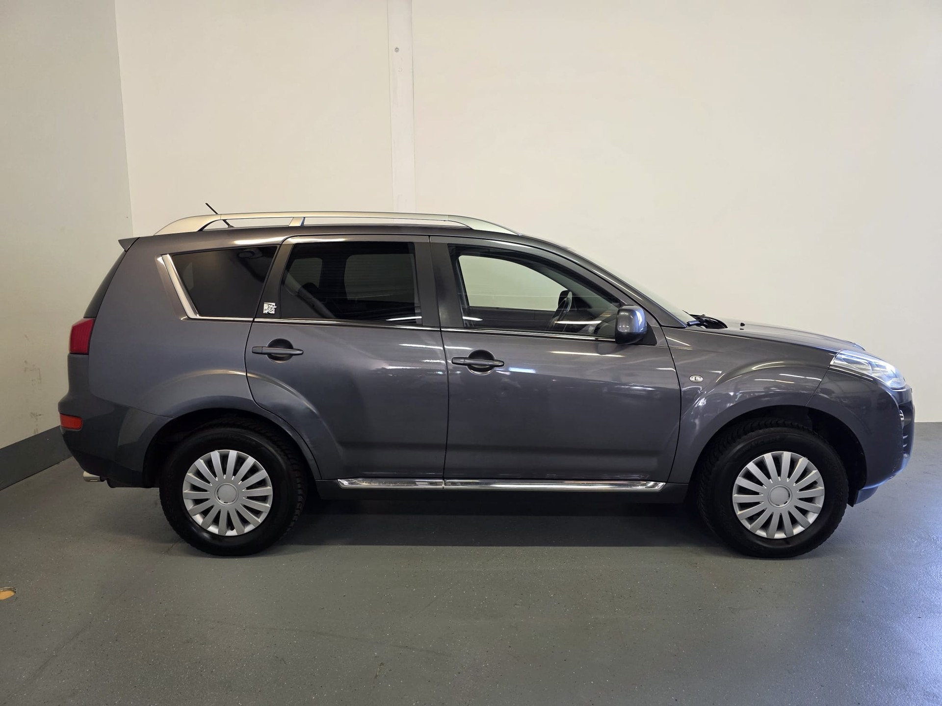 PEUGEOT 4007 2.2 HDi Dynamic-image-6