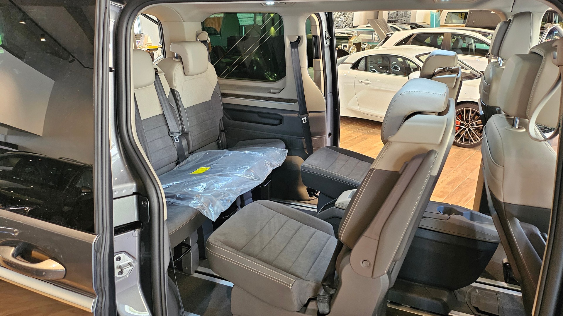 VW Multivan 1.5 eHybrid Style 4Motion DSG-image-17