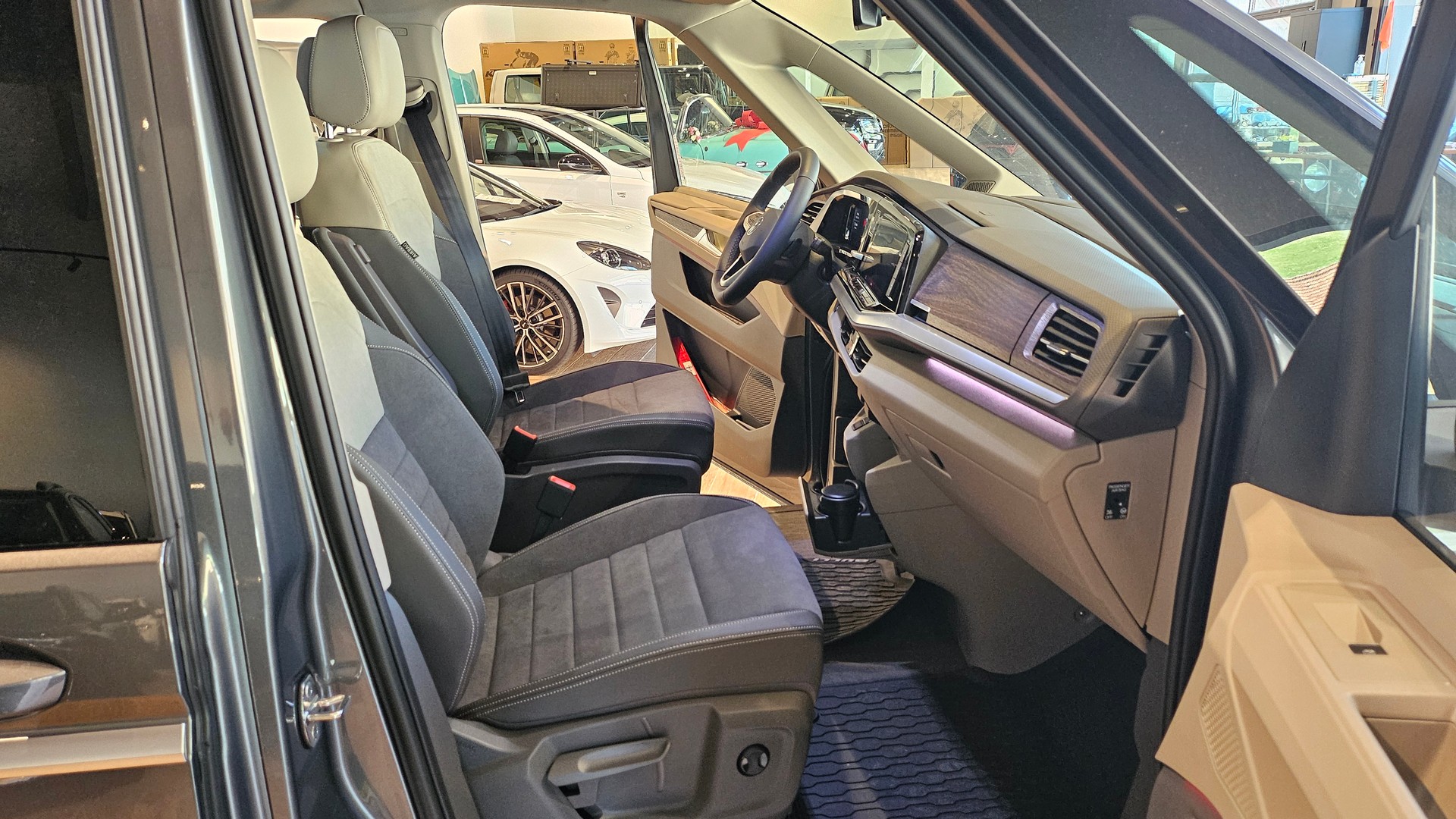 VW Multivan 1.5 eHybrid Style 4Motion DSG-image-16