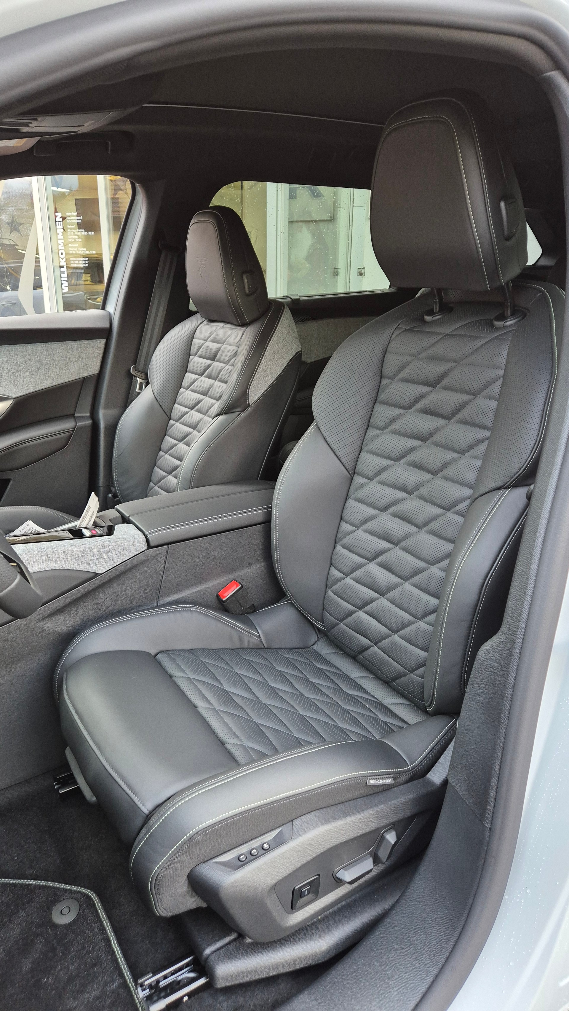 PEUGEOT 5008 4x4 GT Exclusive / Helvetia-image-7