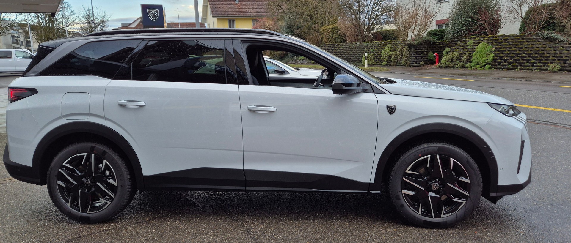 PEUGEOT 5008 4x4 GT Exclusive / Helvetia-image-4