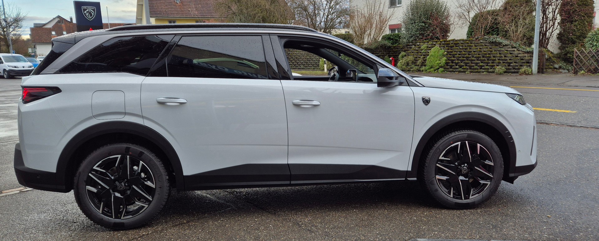 PEUGEOT 5008 4x4 GT Exclusive / Helvetia-image-5