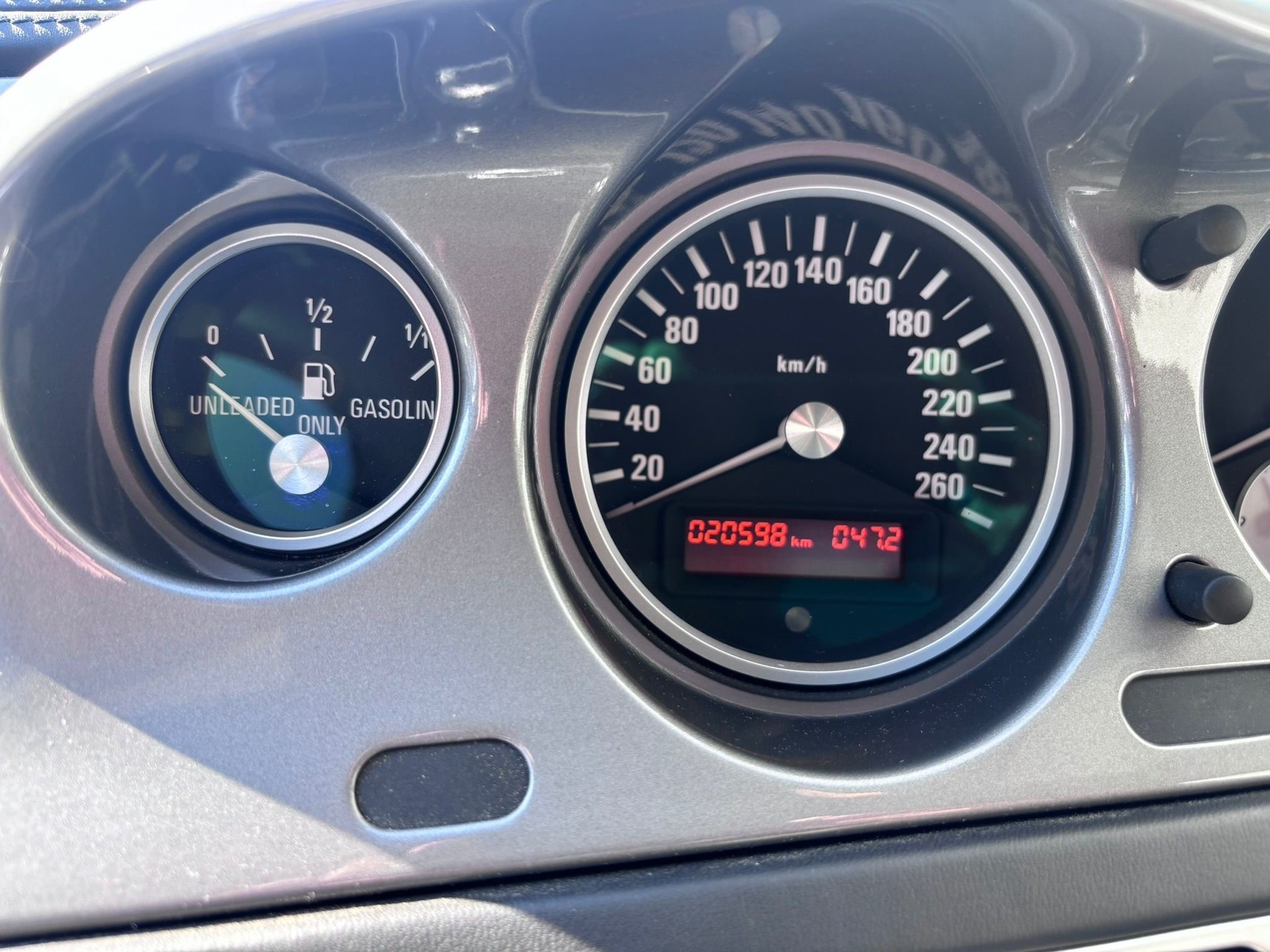 BMW Z8 Roadster-image-15