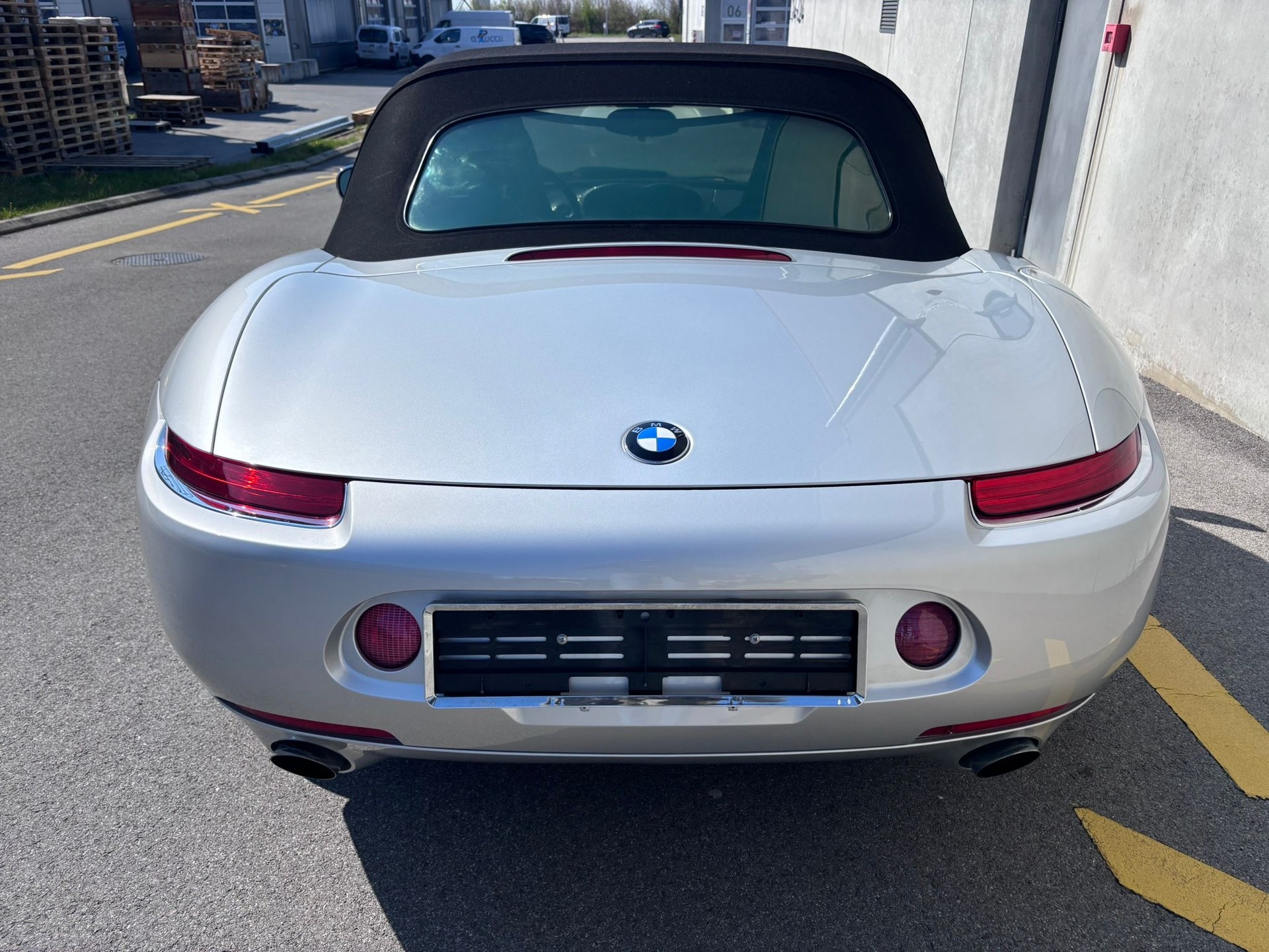 BMW Z8 Roadster-image-4