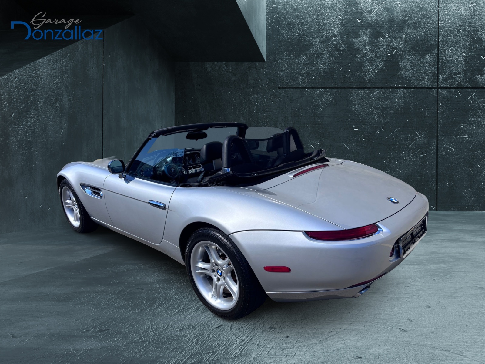 BMW Z8 Roadster-image-10