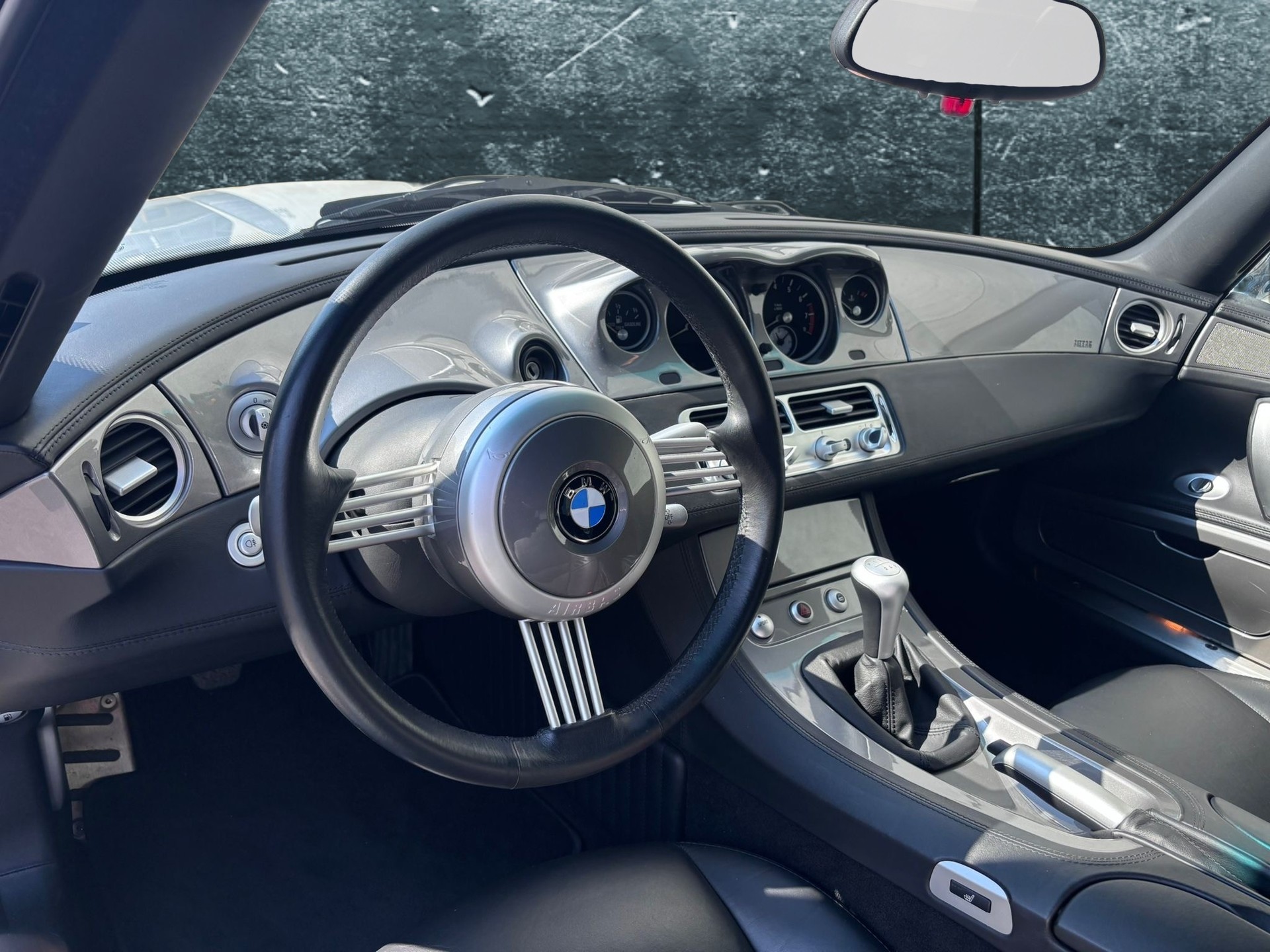 BMW Z8 Roadster-image-14