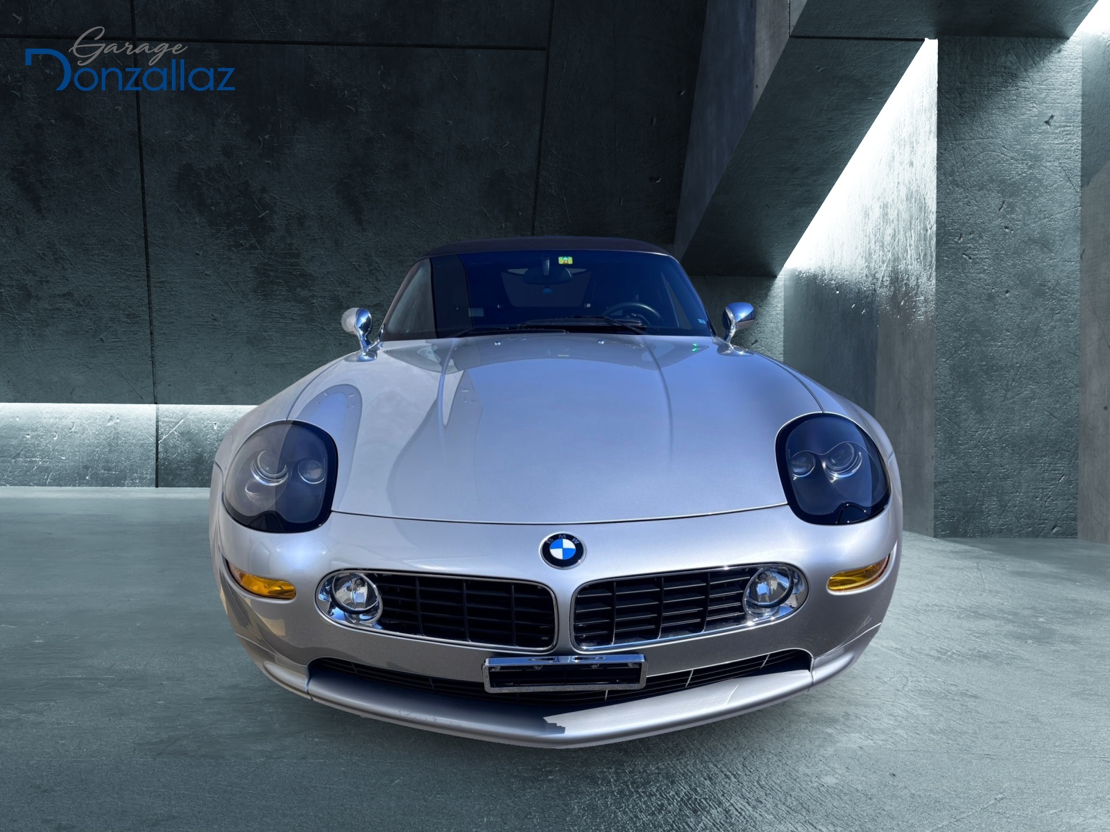 BMW Z8 Roadster-showroom-element-1