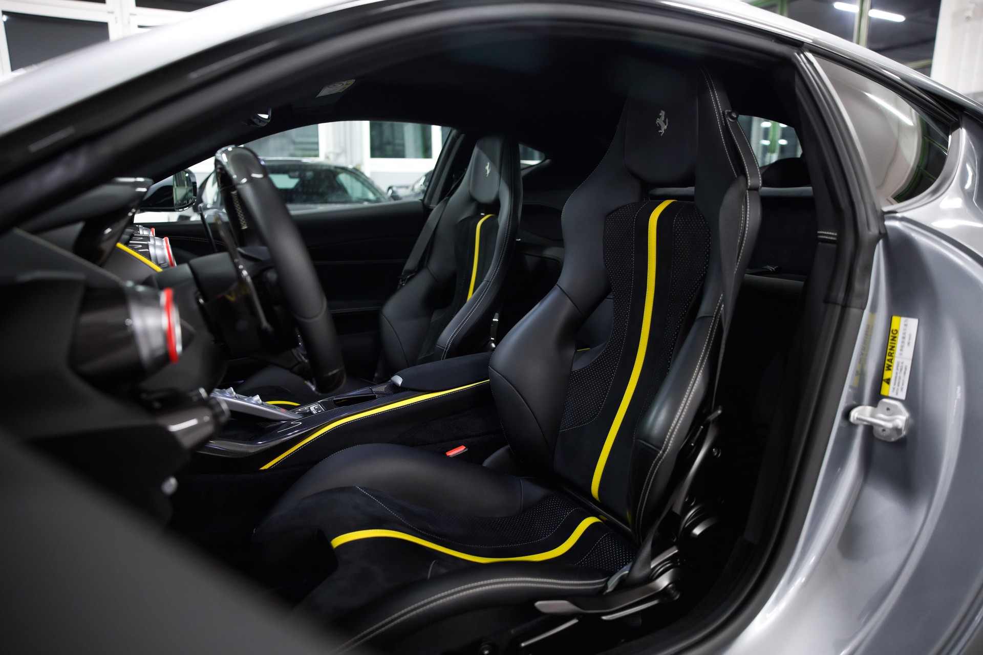 FERRARI 812 Superfast-image-19