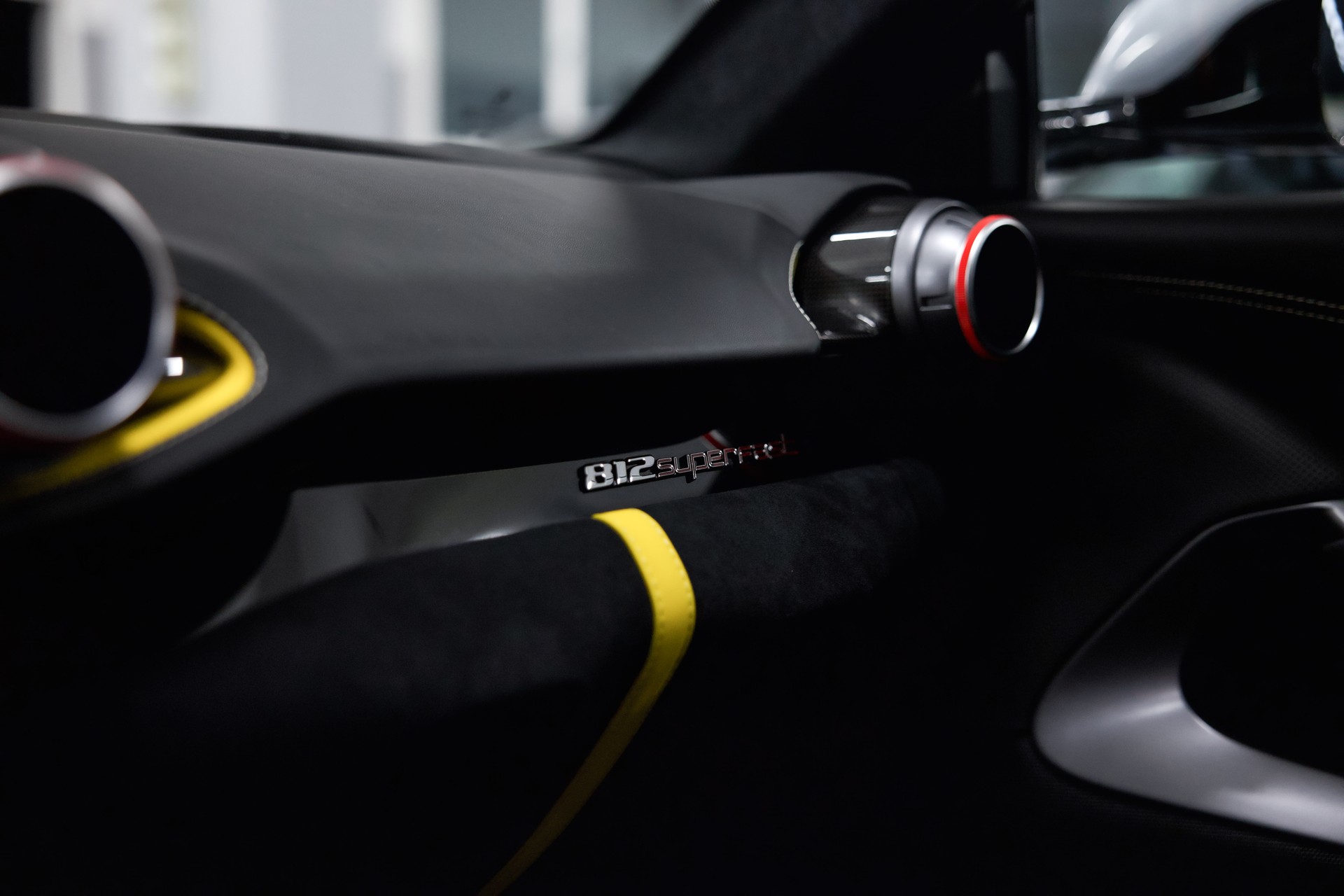 FERRARI 812 Superfast-image-26