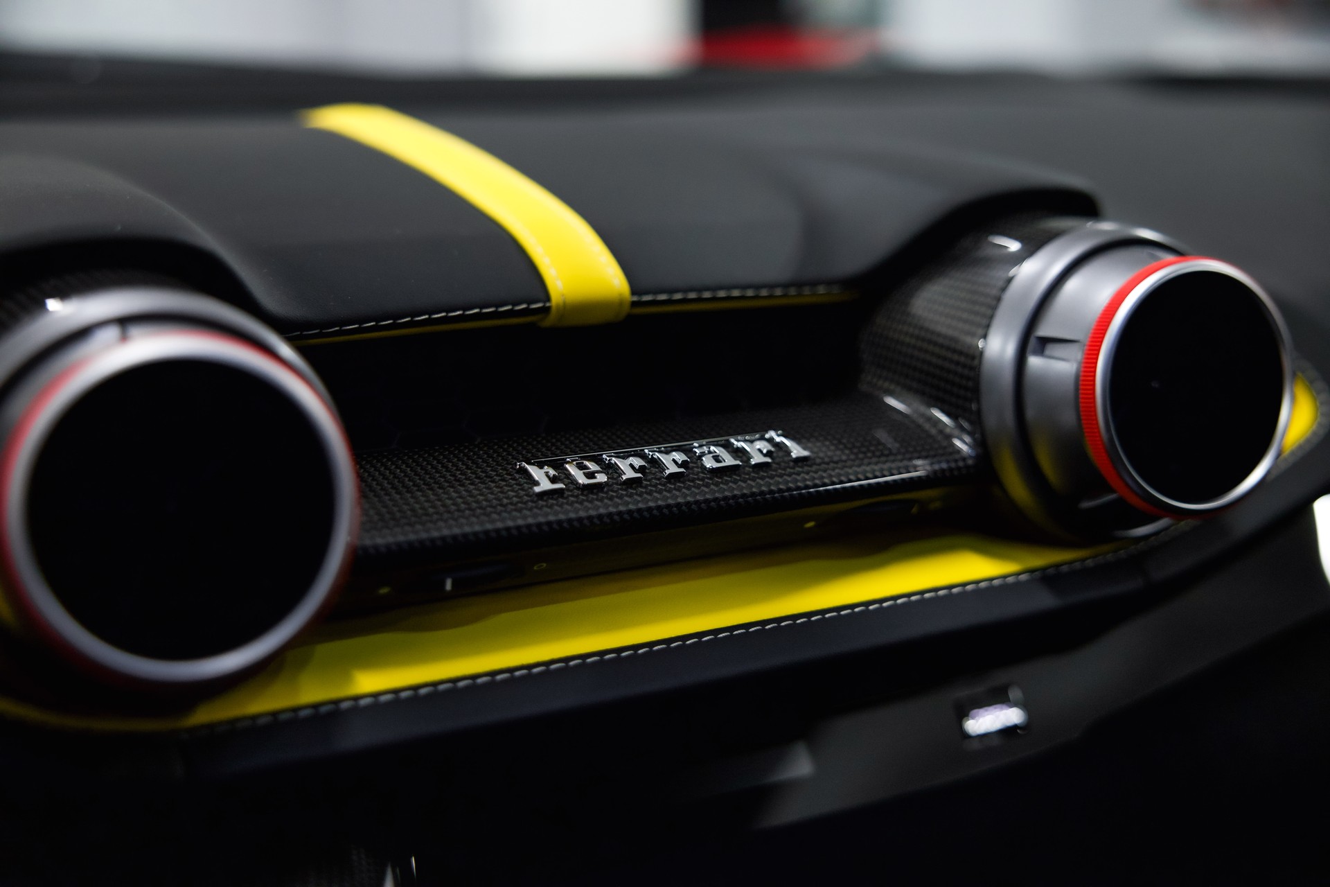 FERRARI 812 Superfast-image-27