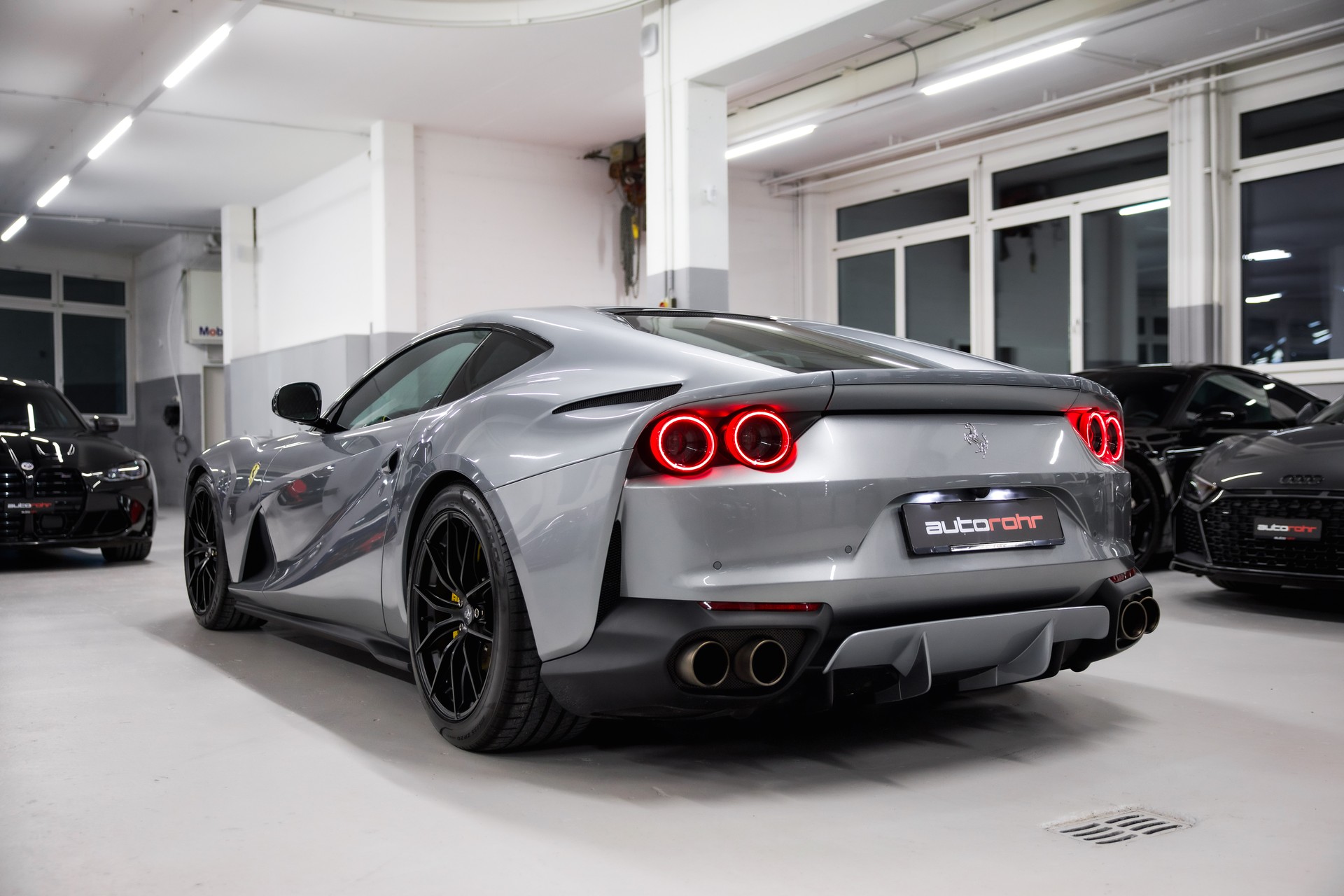FERRARI 812 Superfast-image-6