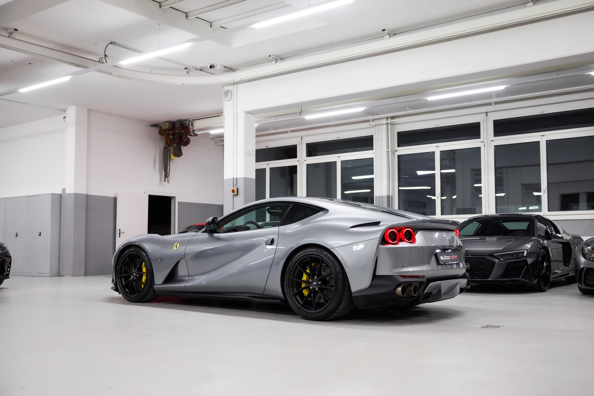 FERRARI 812 Superfast-image-7