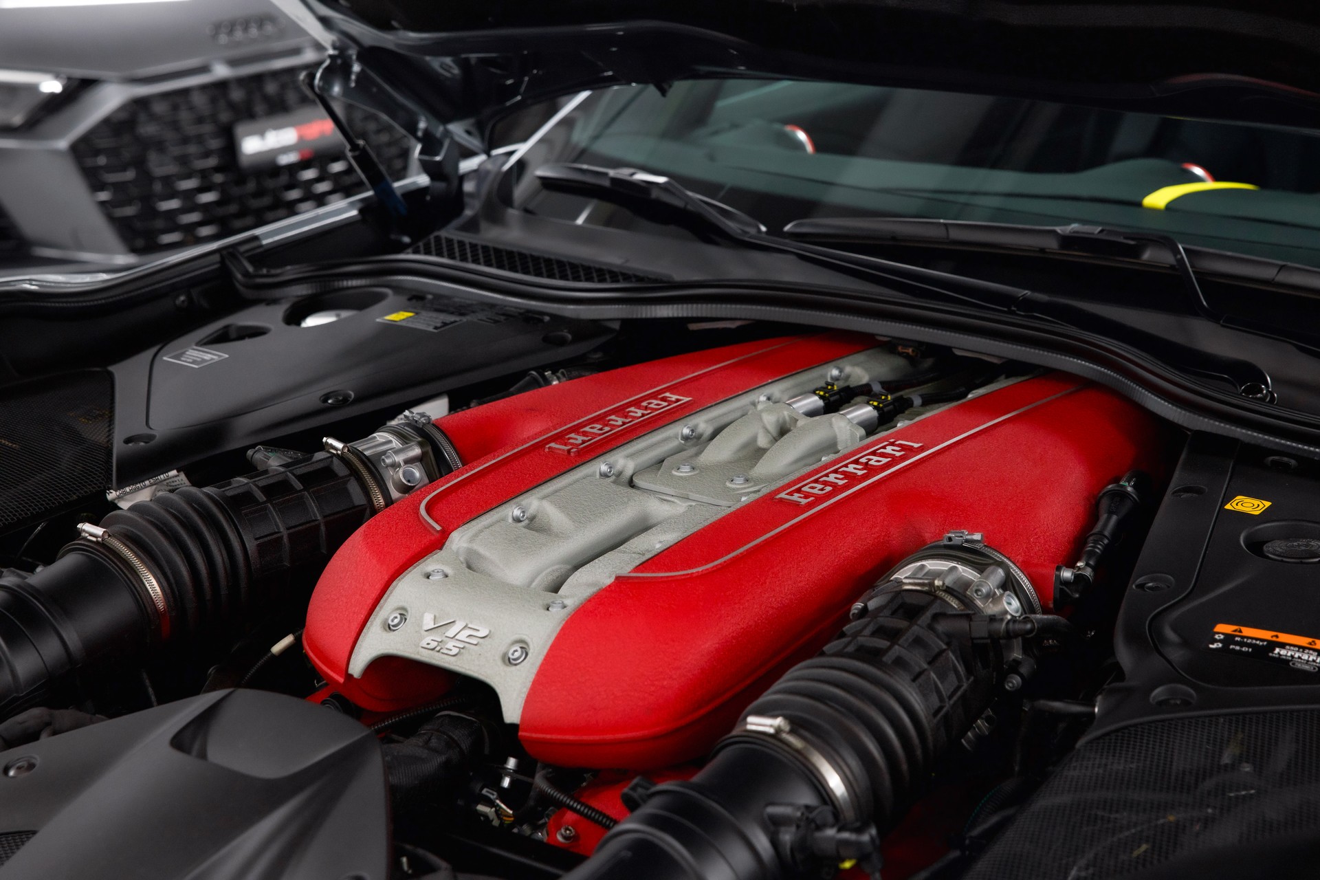 FERRARI 812 Superfast-image-35