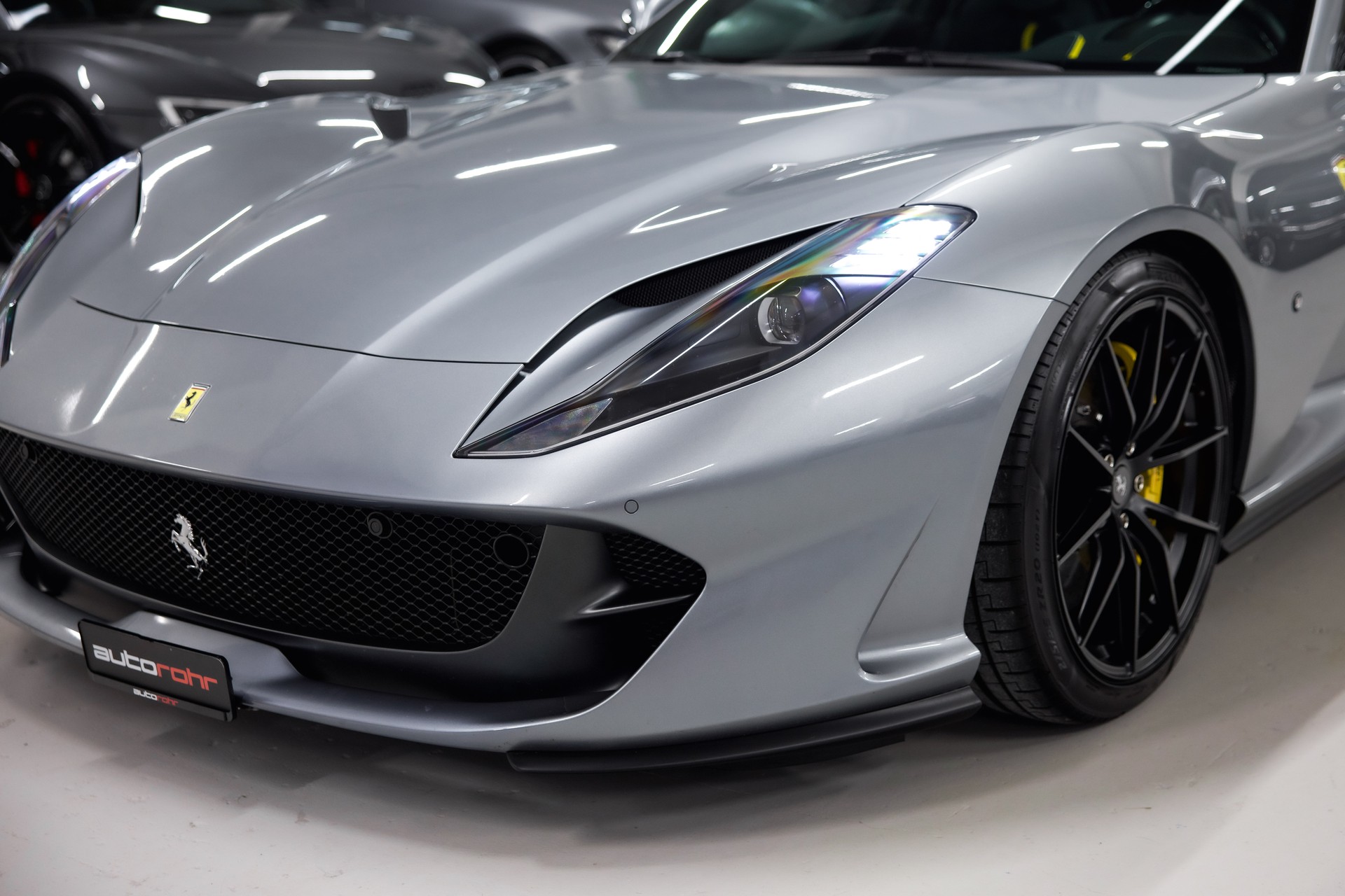 FERRARI 812 Superfast-image-12
