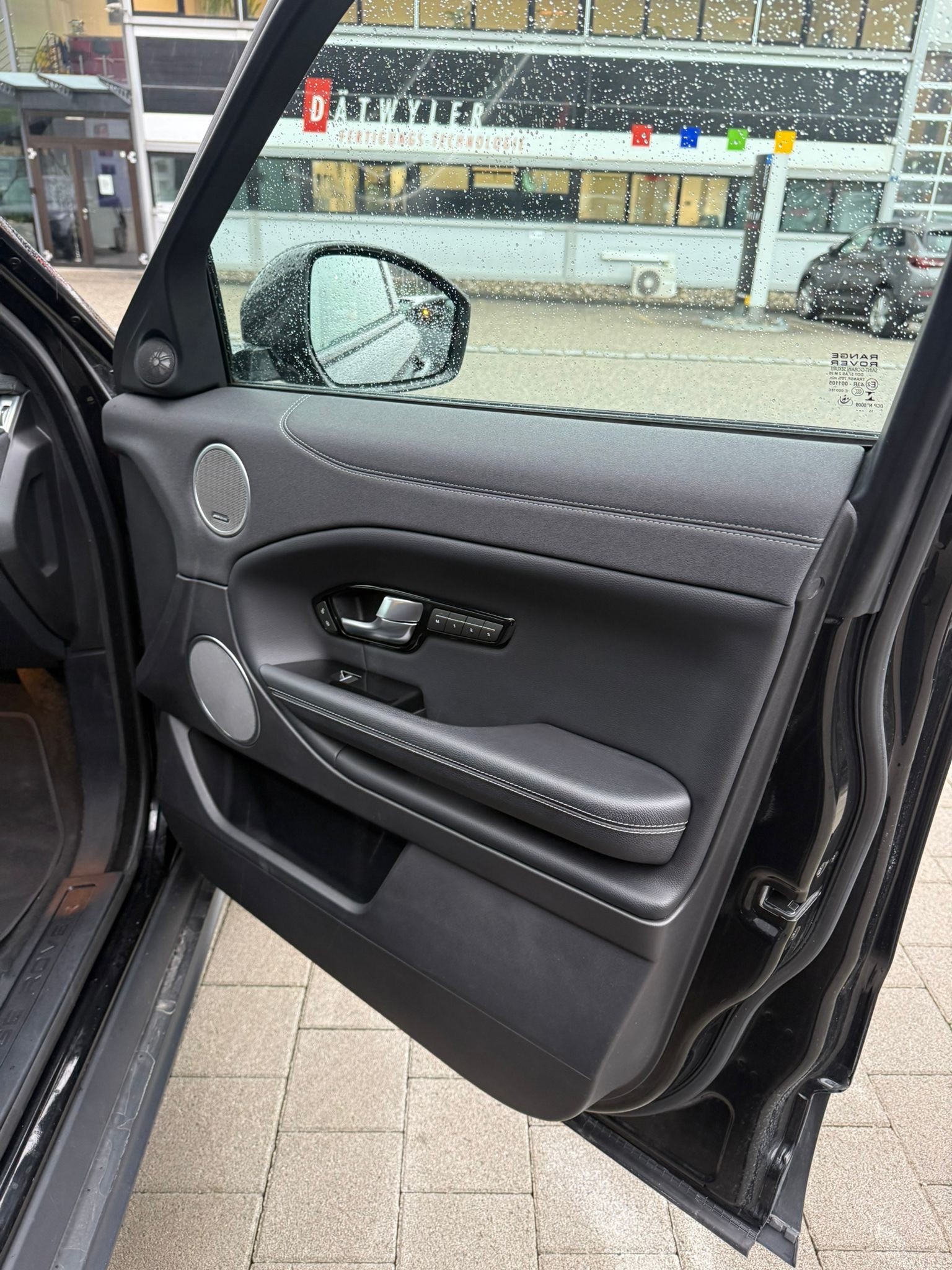 LAND ROVER Range Rover Evoque 2.0 TD4 SE-image-26