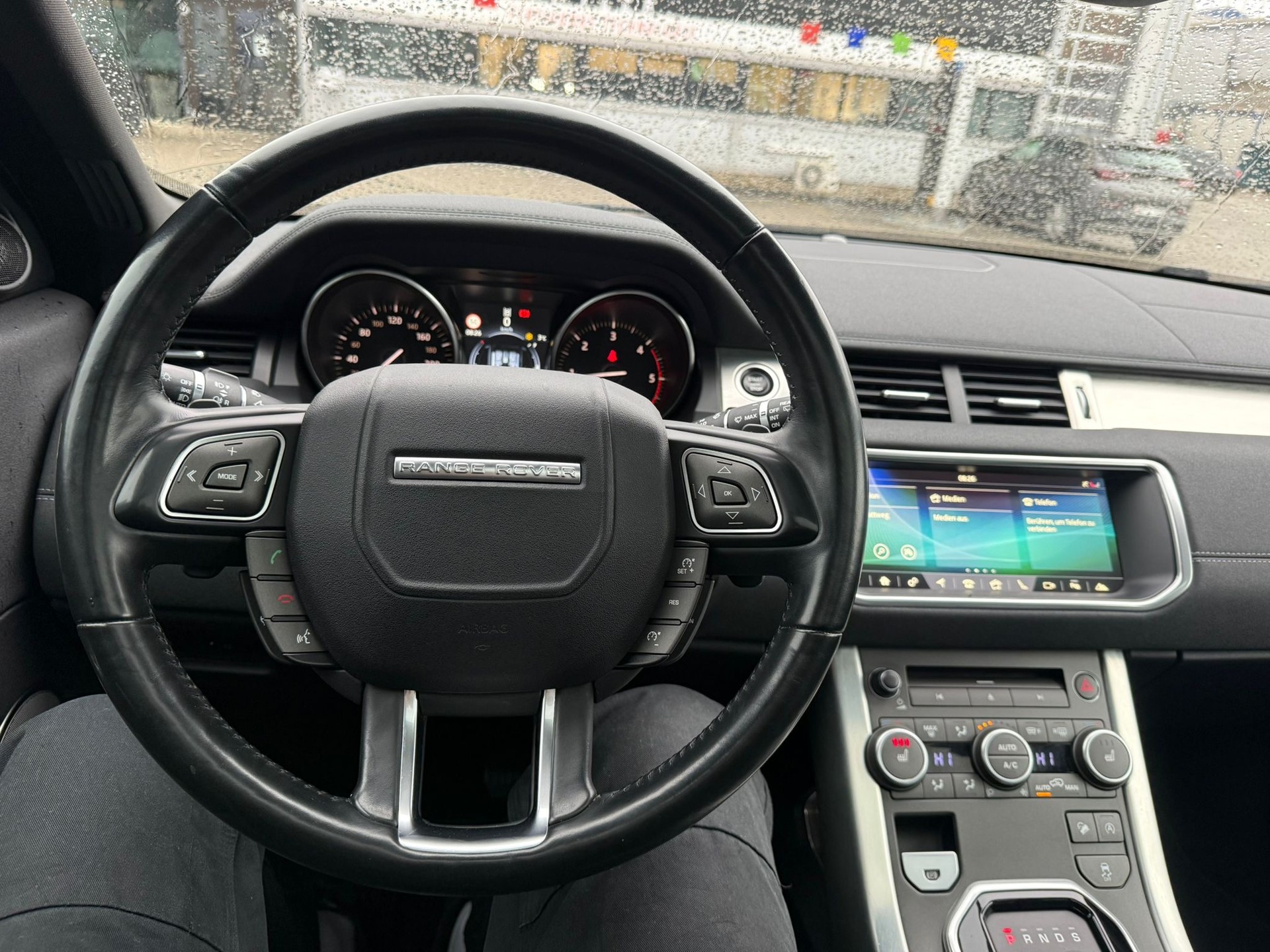 LAND ROVER Range Rover Evoque 2.0 TD4 SE-image-17