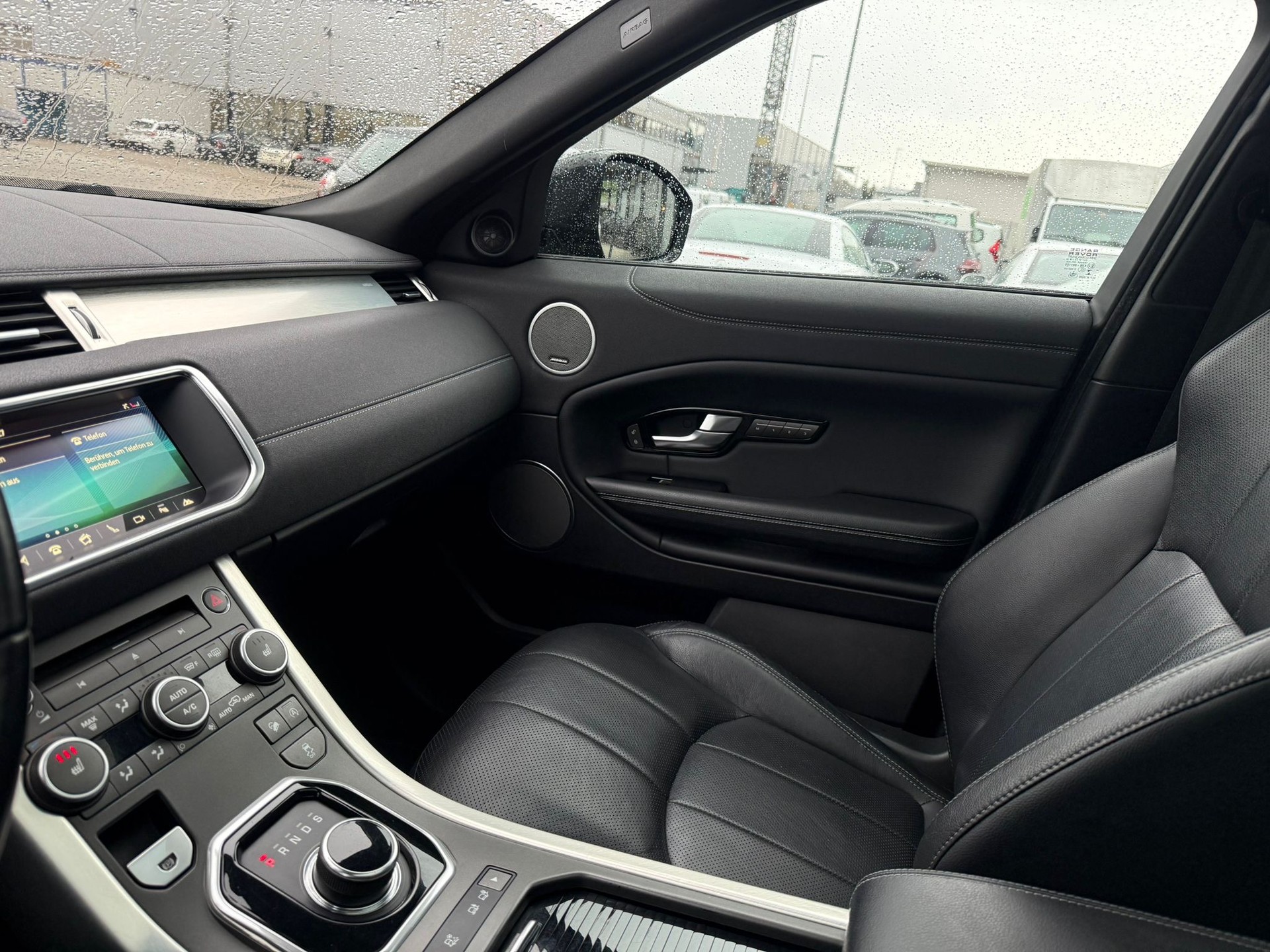 LAND ROVER Range Rover Evoque 2.0 TD4 SE-image-12