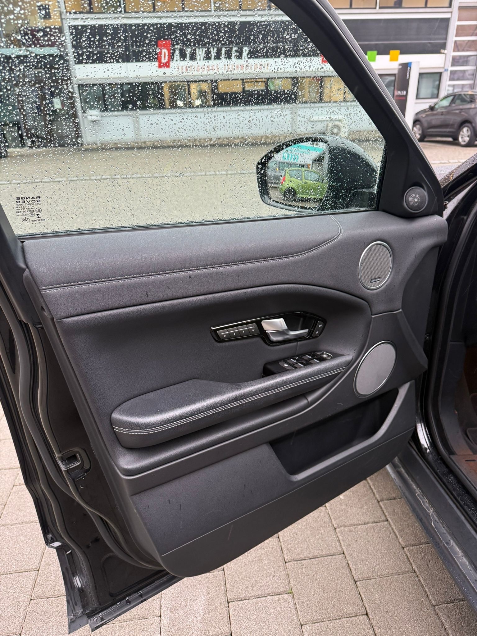 LAND ROVER Range Rover Evoque 2.0 TD4 SE-image-27