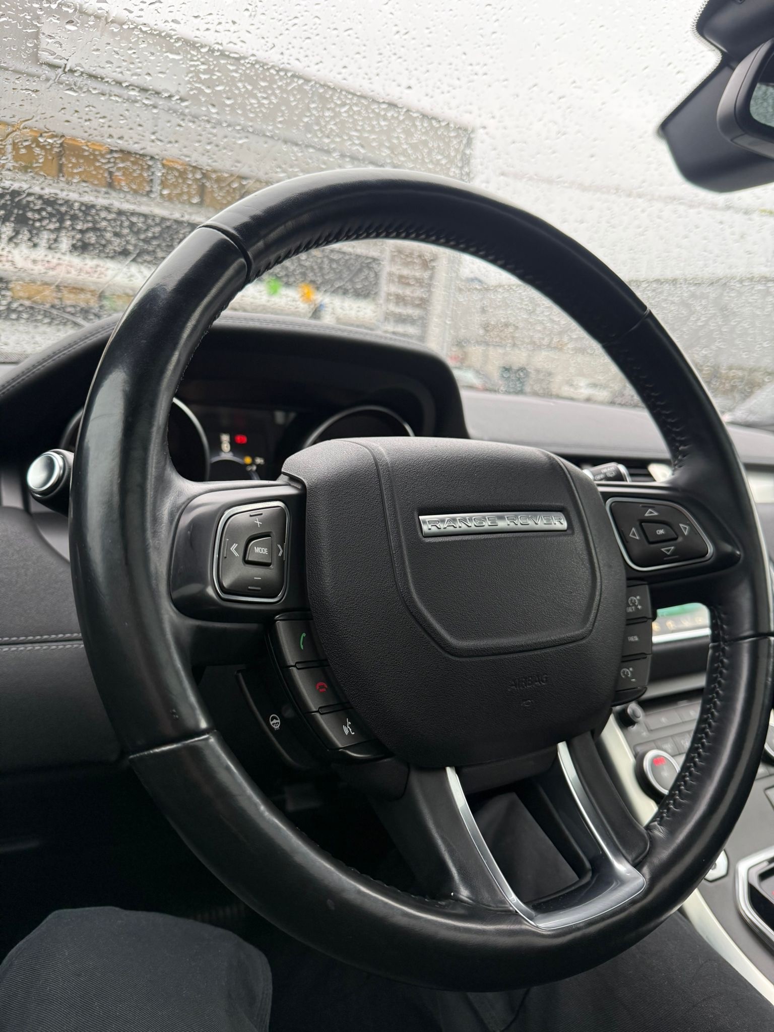 LAND ROVER Range Rover Evoque 2.0 TD4 SE-image-16
