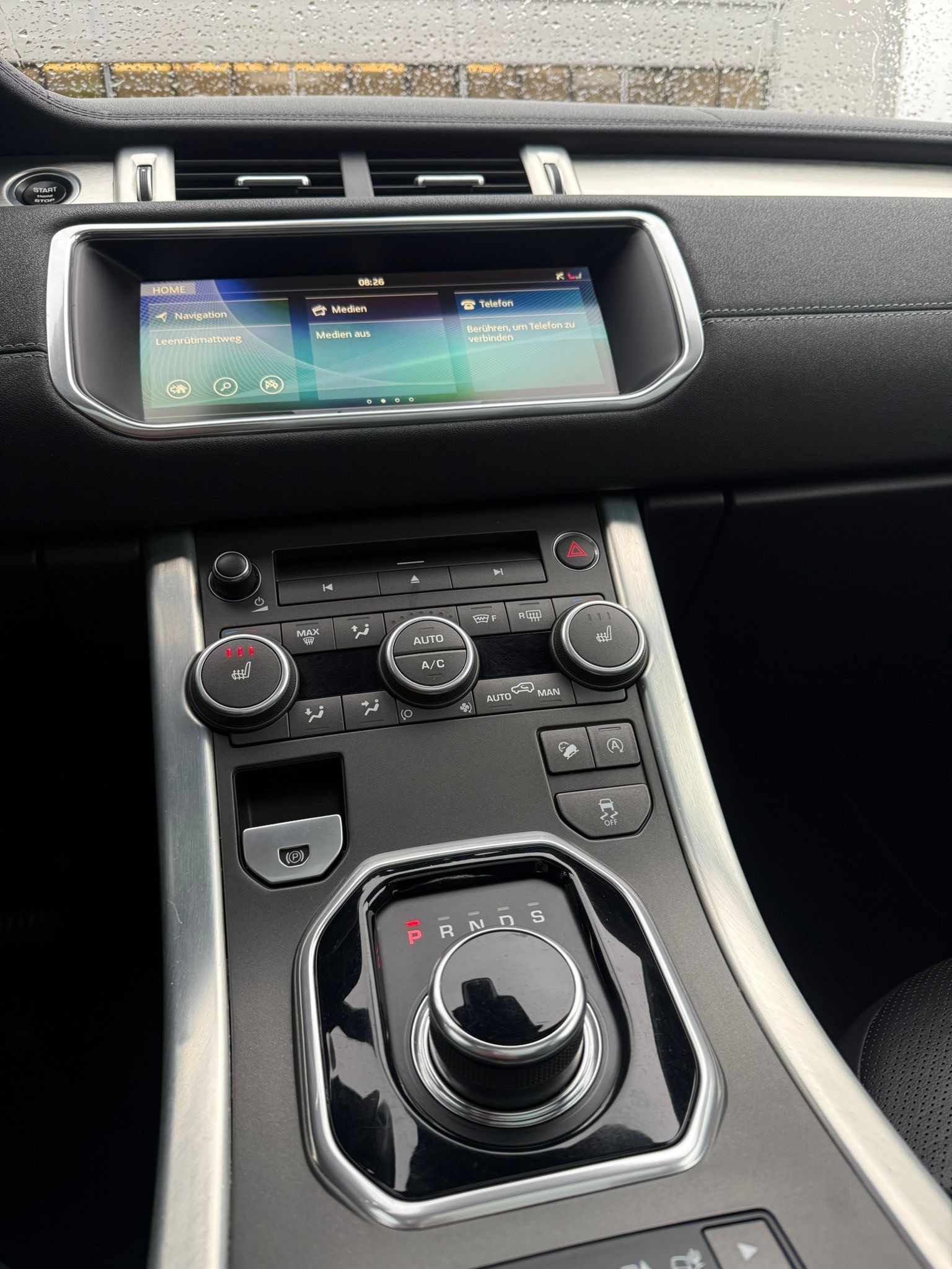 LAND ROVER Range Rover Evoque 2.0 TD4 SE-image-21