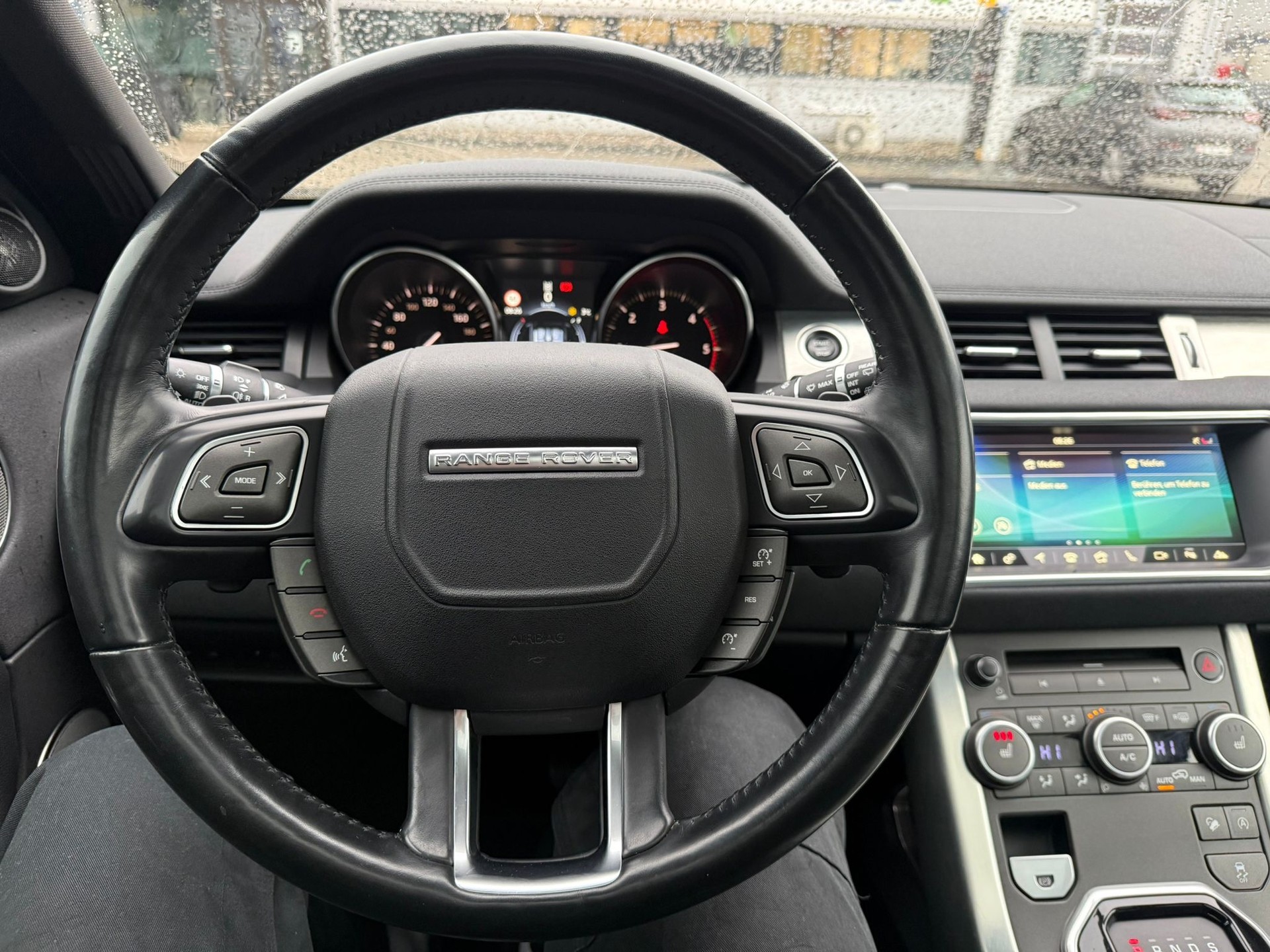 LAND ROVER Range Rover Evoque 2.0 TD4 SE-image-18