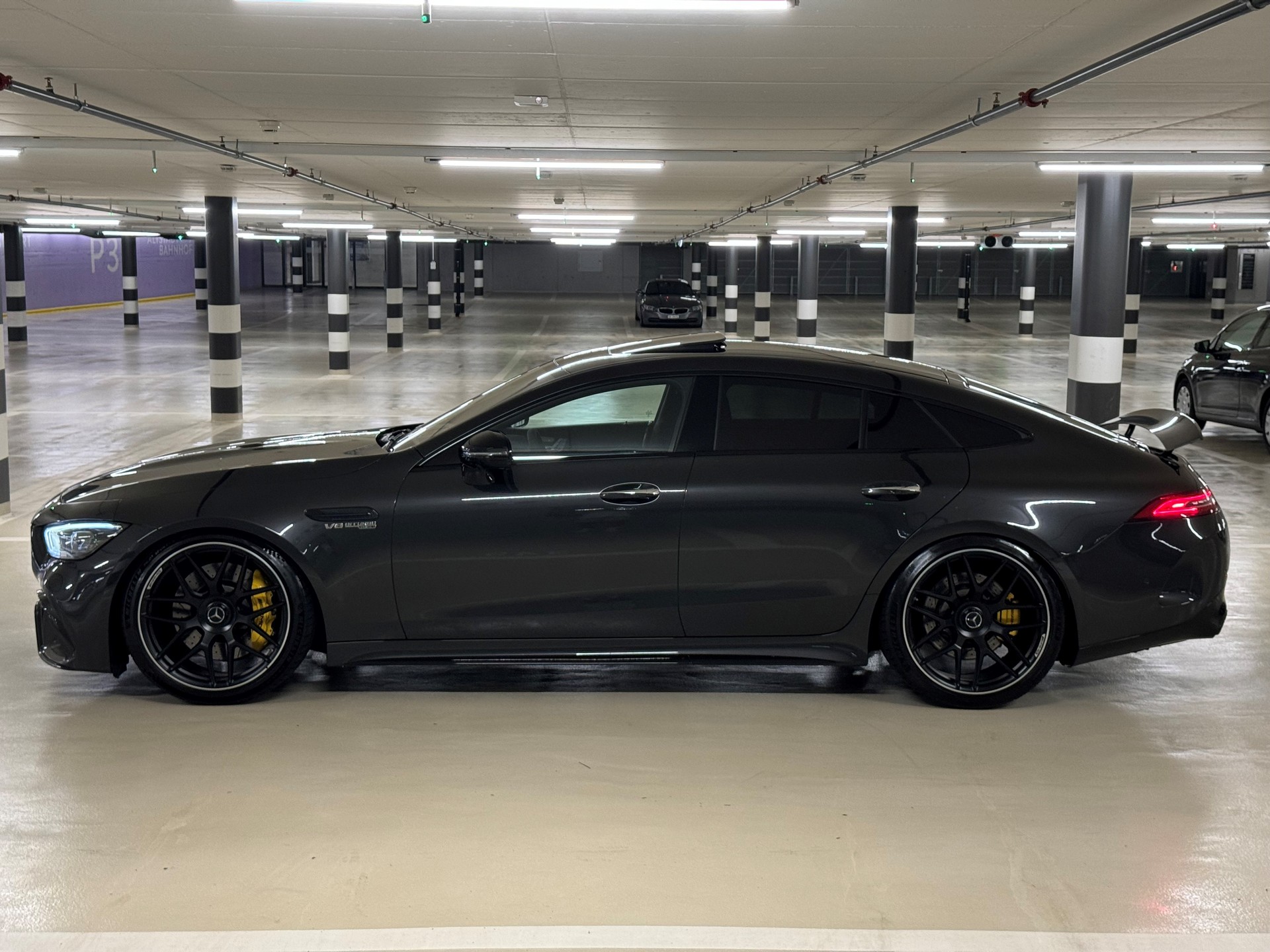 MERCEDES-BENZ AMG GT 4 63 S 4Matic+ Speedshift MCT *** 3.9 % Leasing ***-showroom-element-1