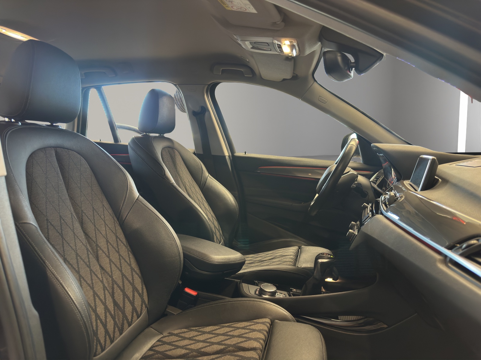 BMW X1 xDrive 18d Steptronic-image-12