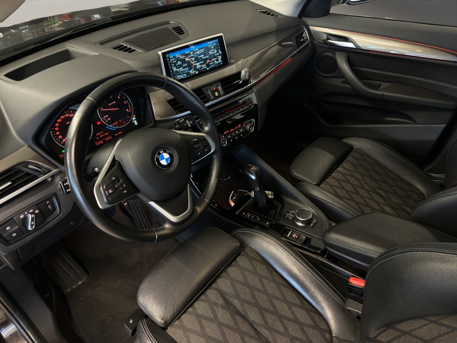 BMW X1 xDrive 18d Steptronic-image-8