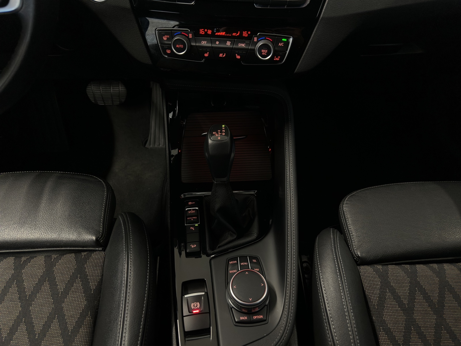 BMW X1 xDrive 18d Steptronic-image-9