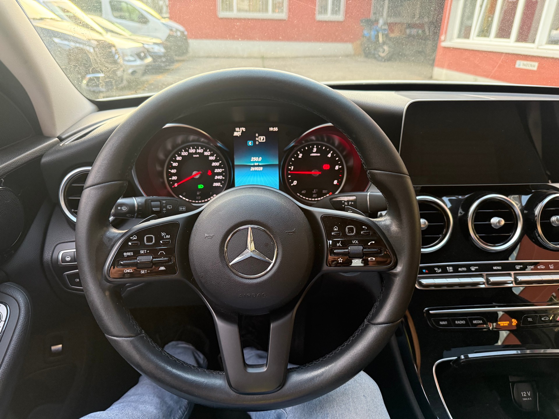 MERCEDES-BENZ C 220 d Swiss Star 4M 9G-Tronic-image-5