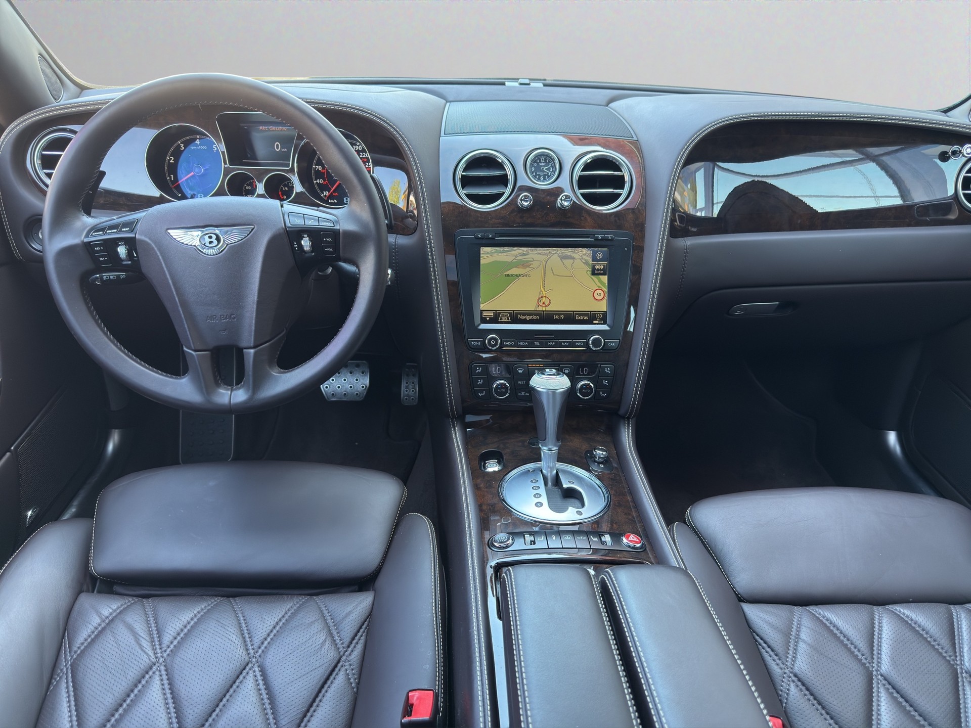 BENTLEY FLYING SPUR-image-10