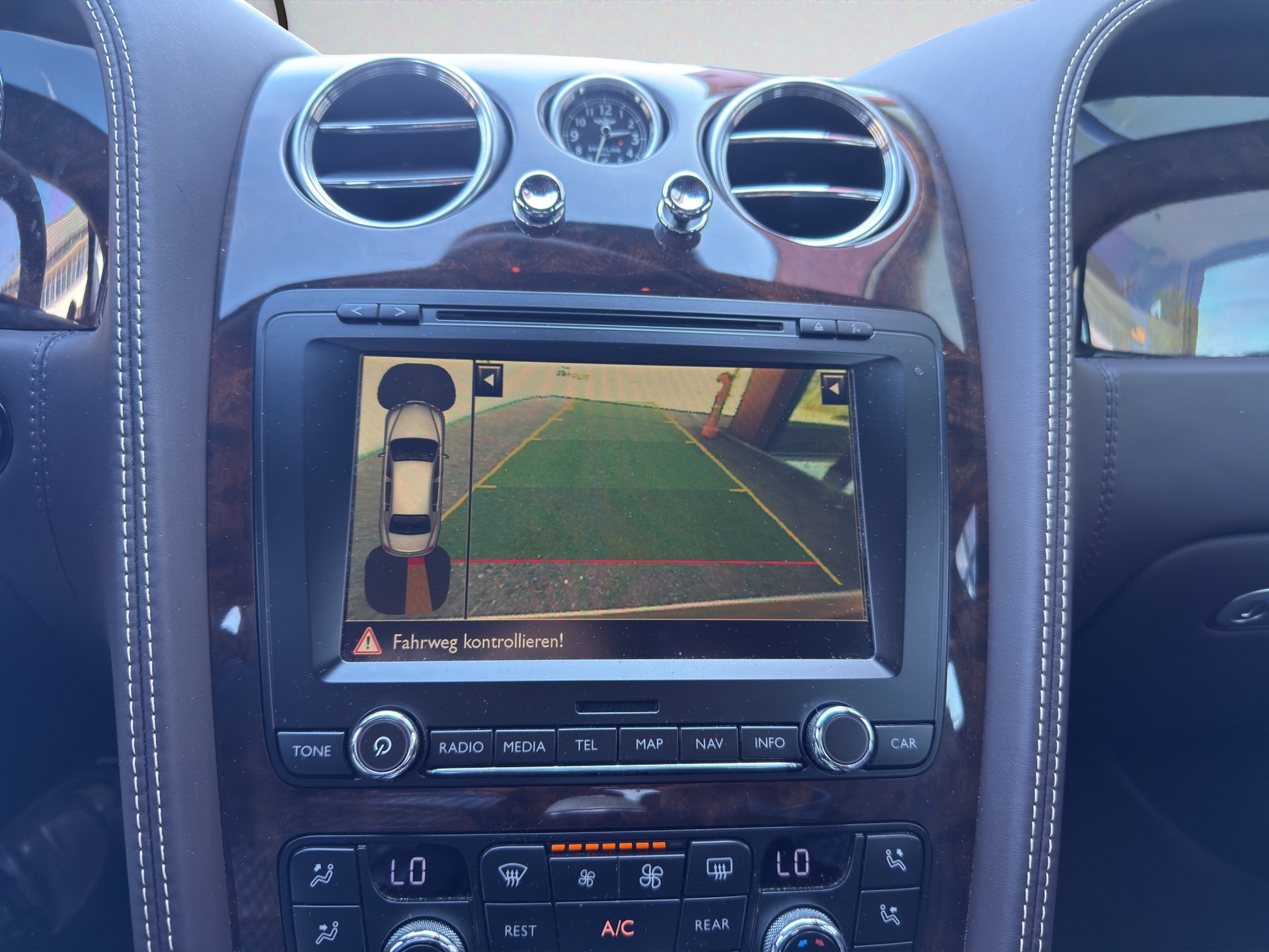 BENTLEY FLYING SPUR-image-11