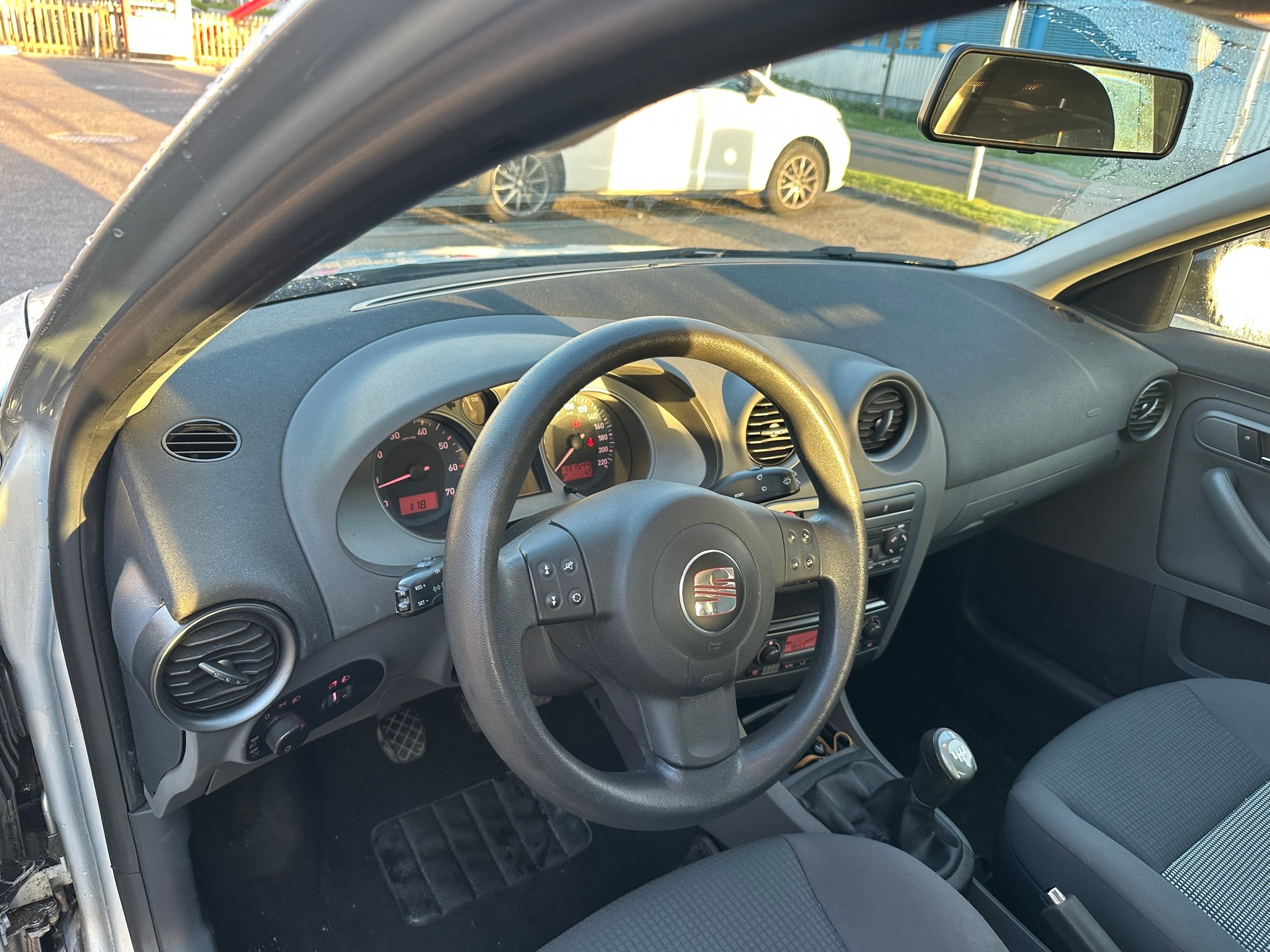 SEAT Ibiza 1.4 16V Shake-image-5