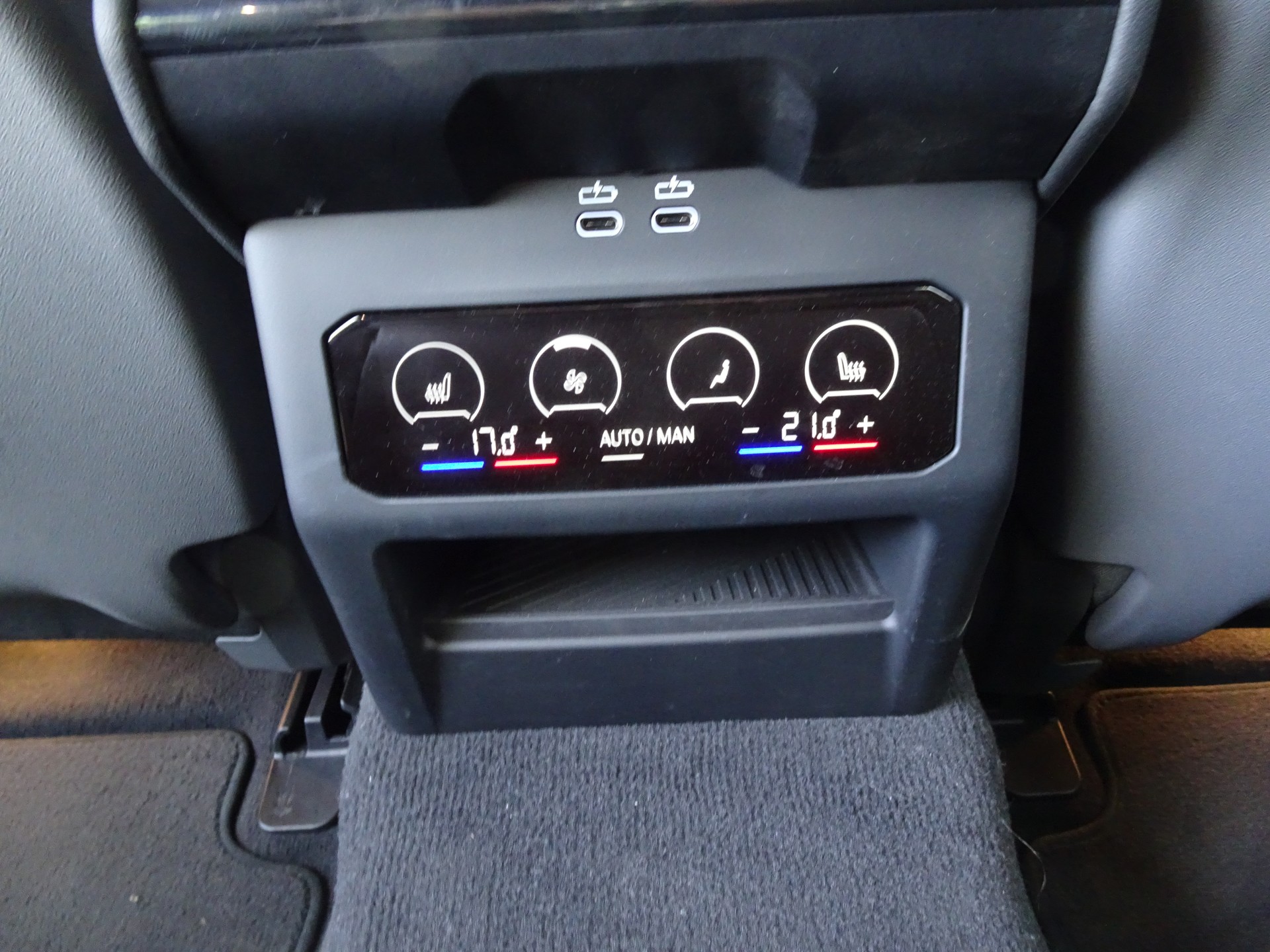 BMW 540d xDrive 48V Touring M Sport Steptronic-image-13