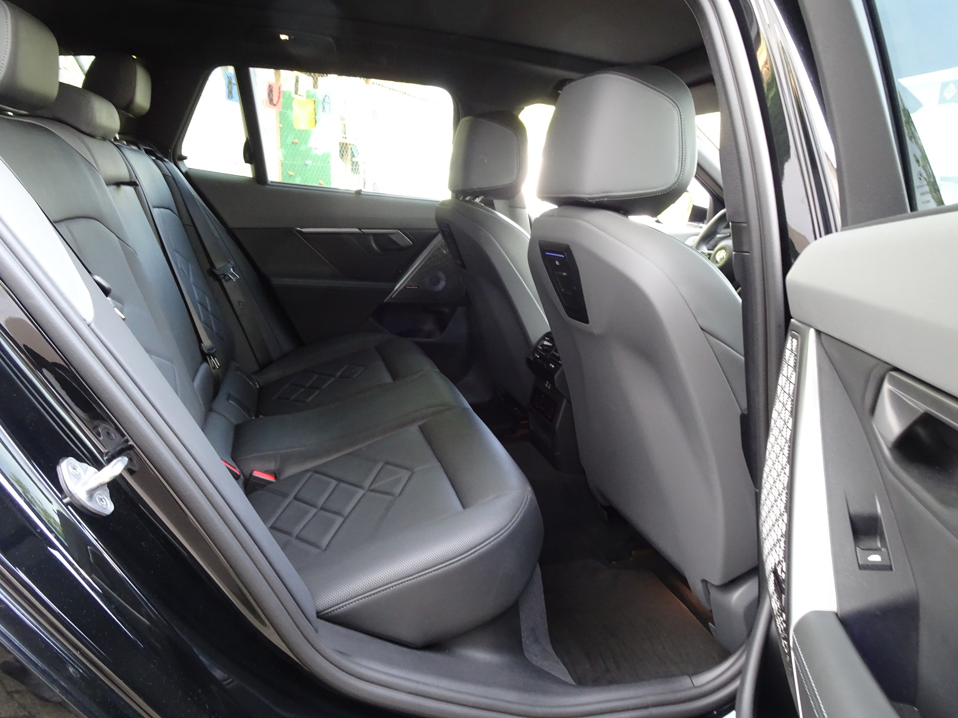 BMW 540d xDrive 48V Touring M Sport Steptronic-image-10