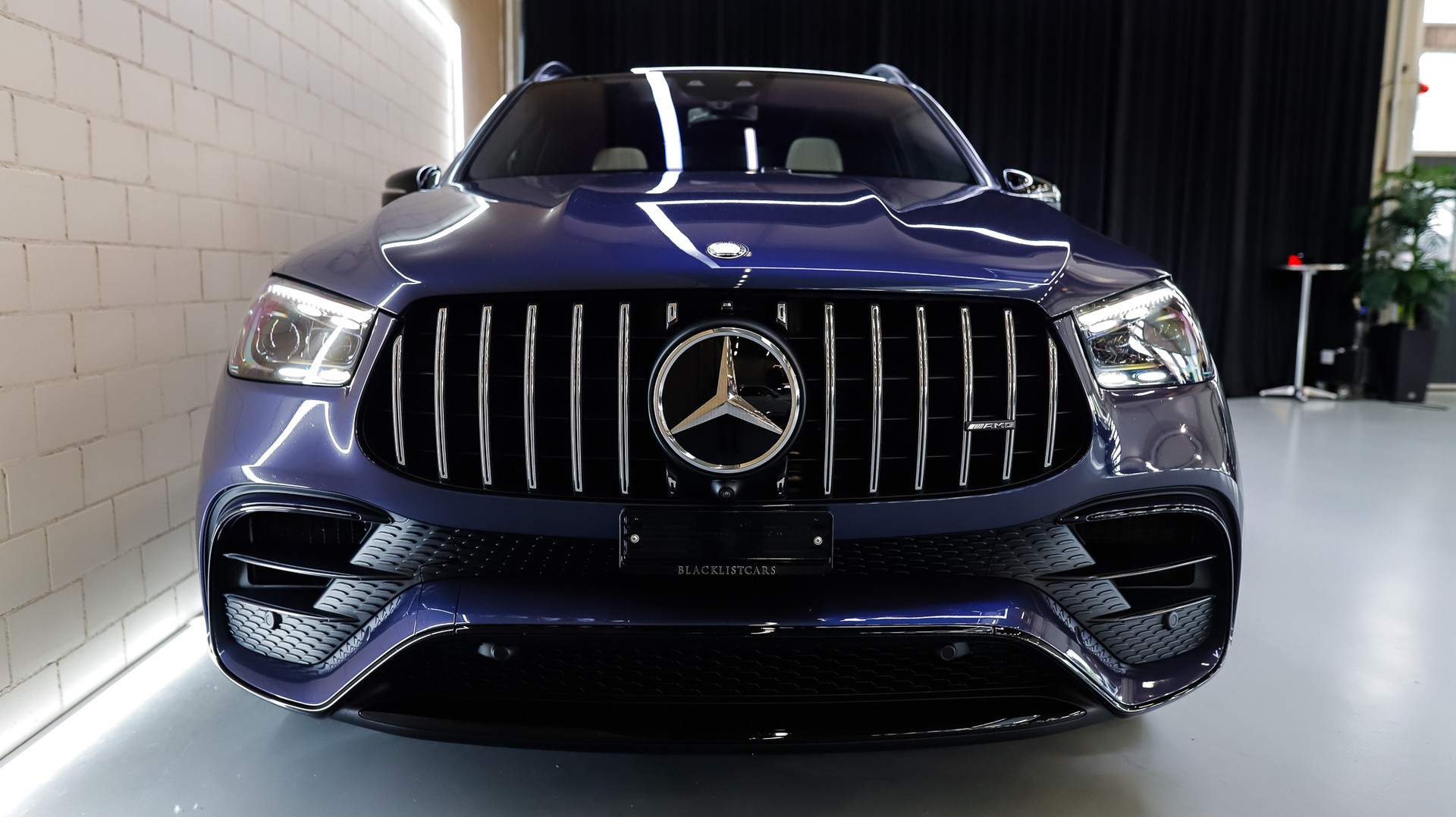MERCEDES-BENZ GLE 63 S AMG 4Matic+ 9G-Speedshift *FACELIFT*-showroom-element-3