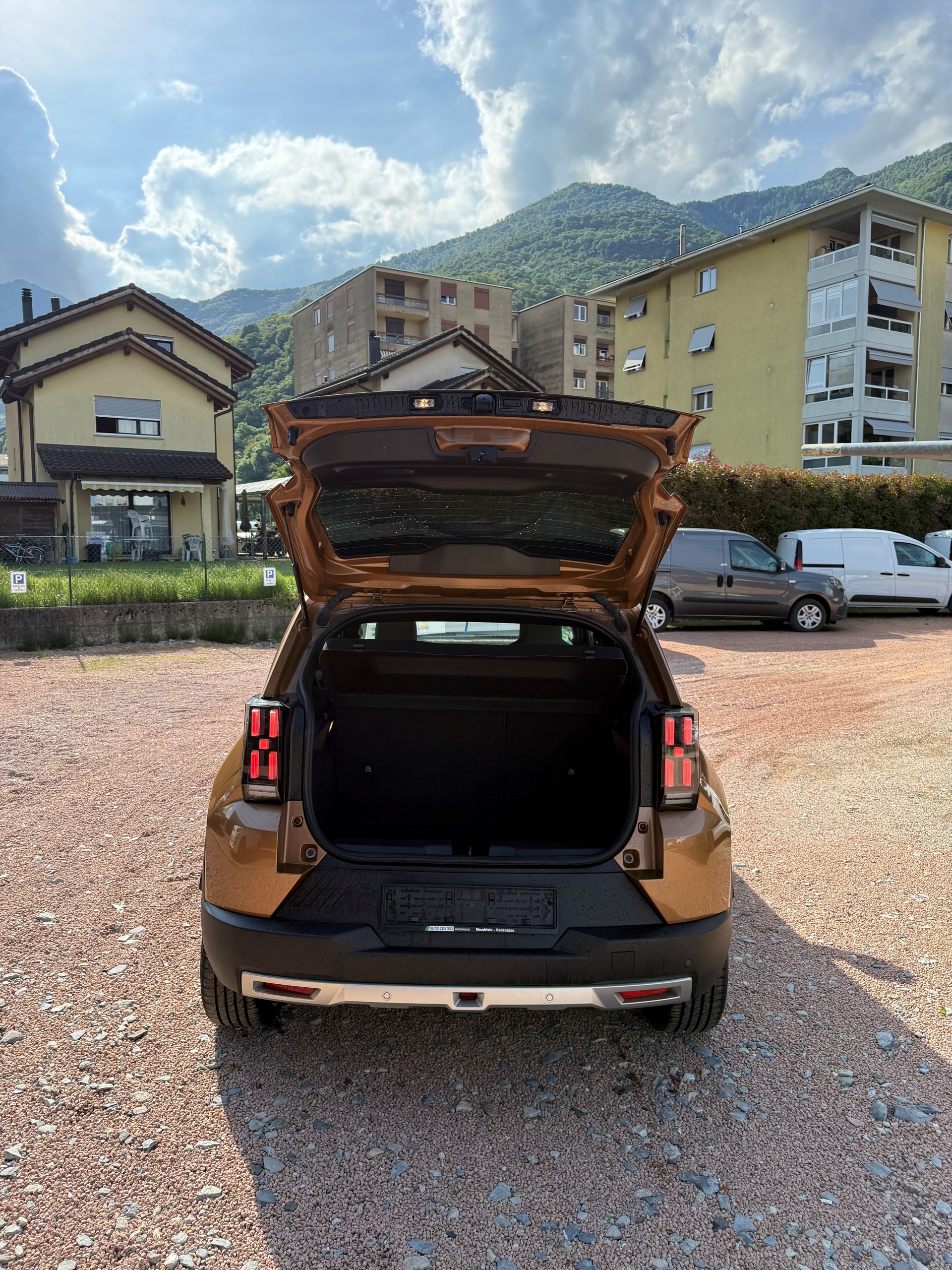 FIAT Grande Panda Elektro La Prima-image-4