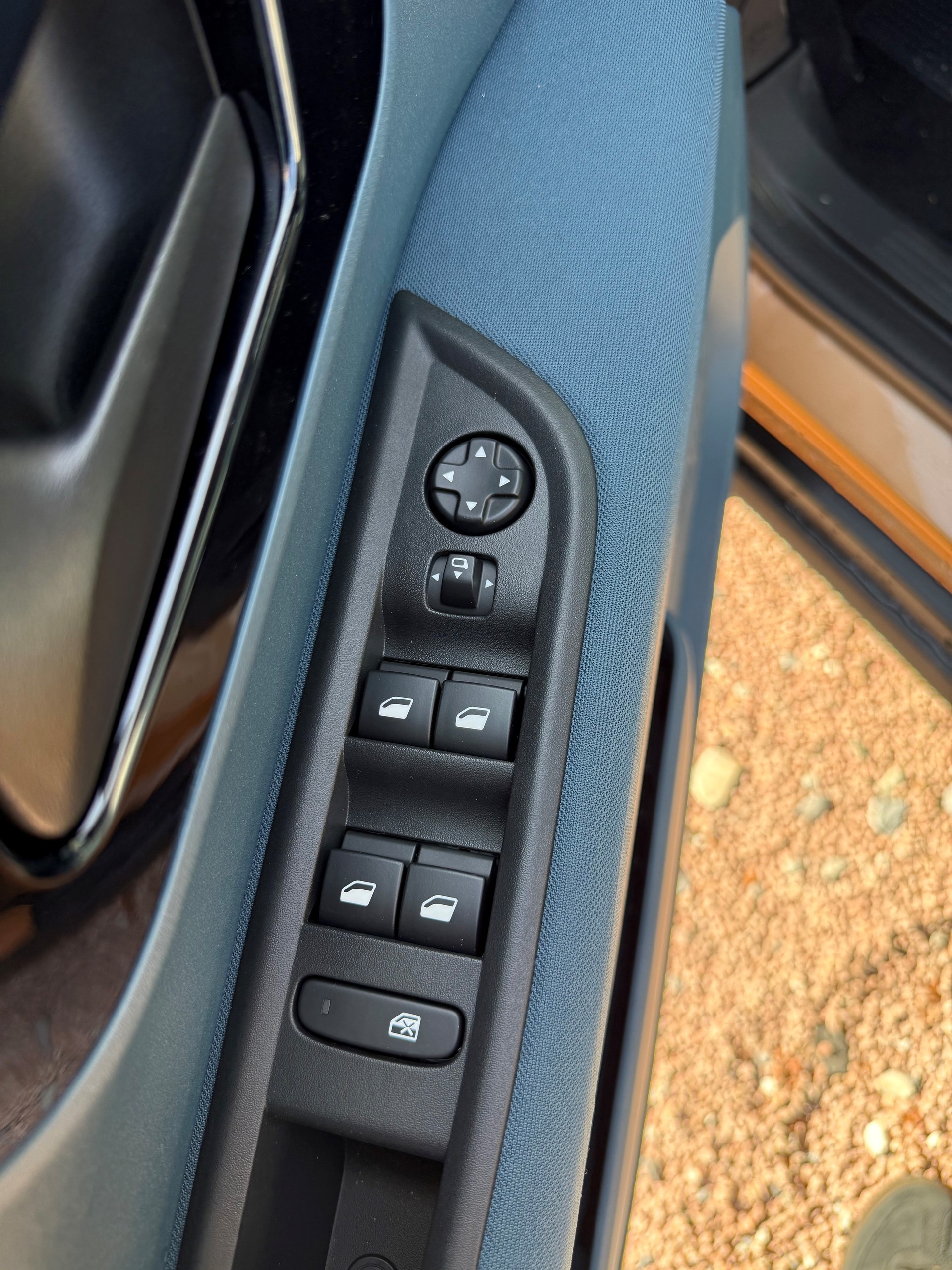 FIAT Grande Panda Elektro La Prima-image-12