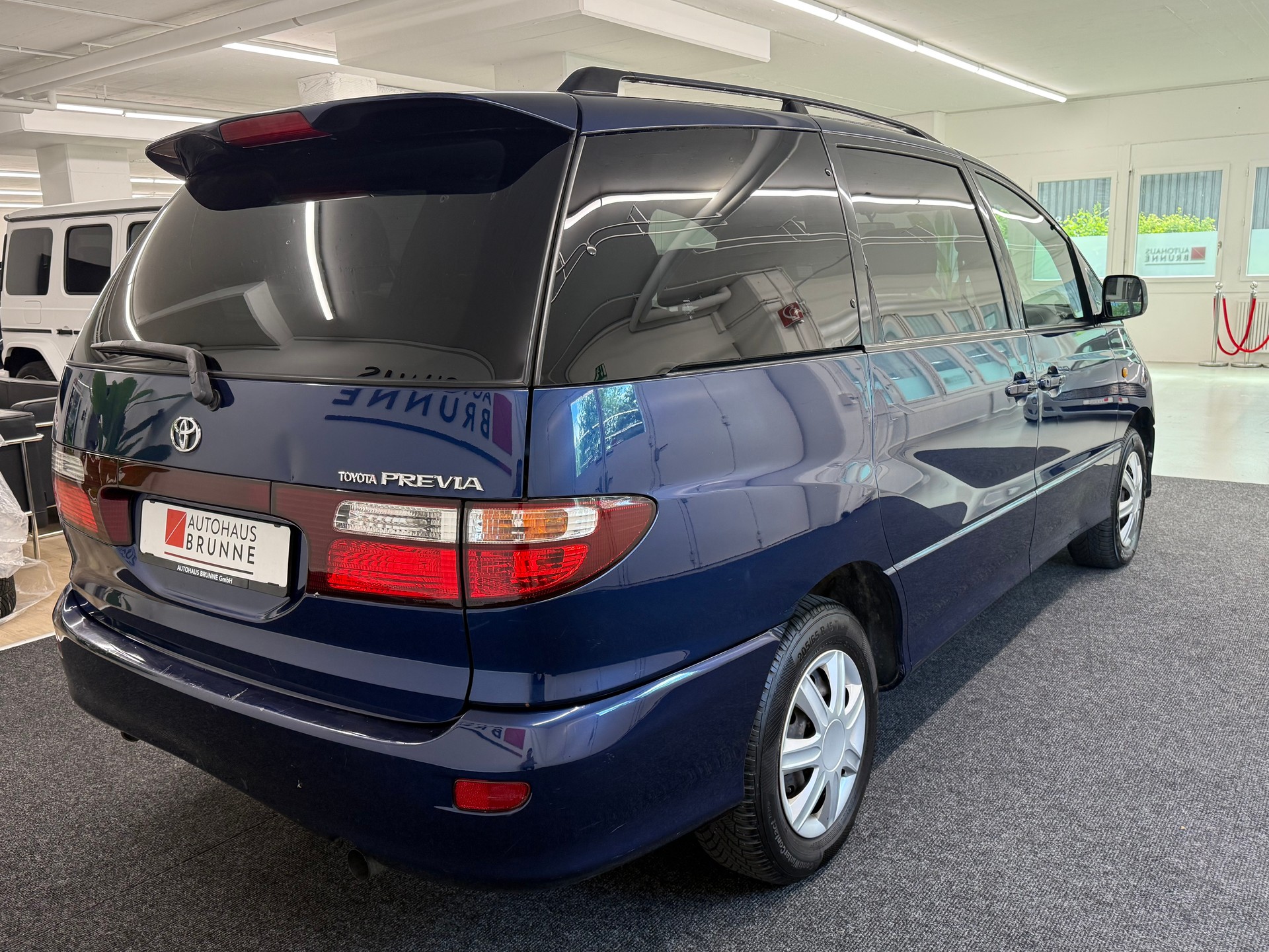 TOYOTA Previa 2.4 Linea Luna 7-Plätzer-showroom-element-3
