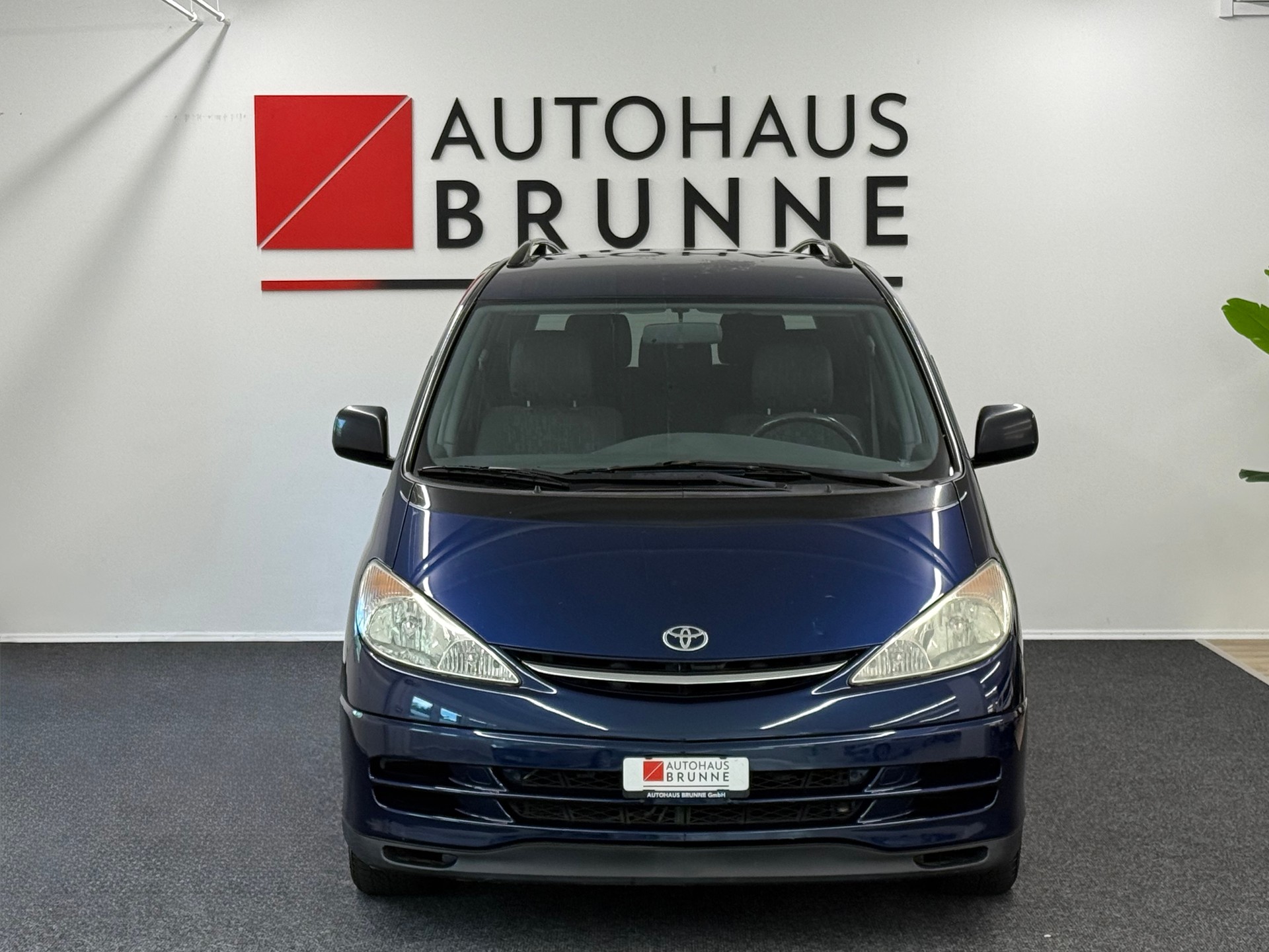 TOYOTA Previa 2.4 Linea Luna 7-Plätzer-showroom-element-1