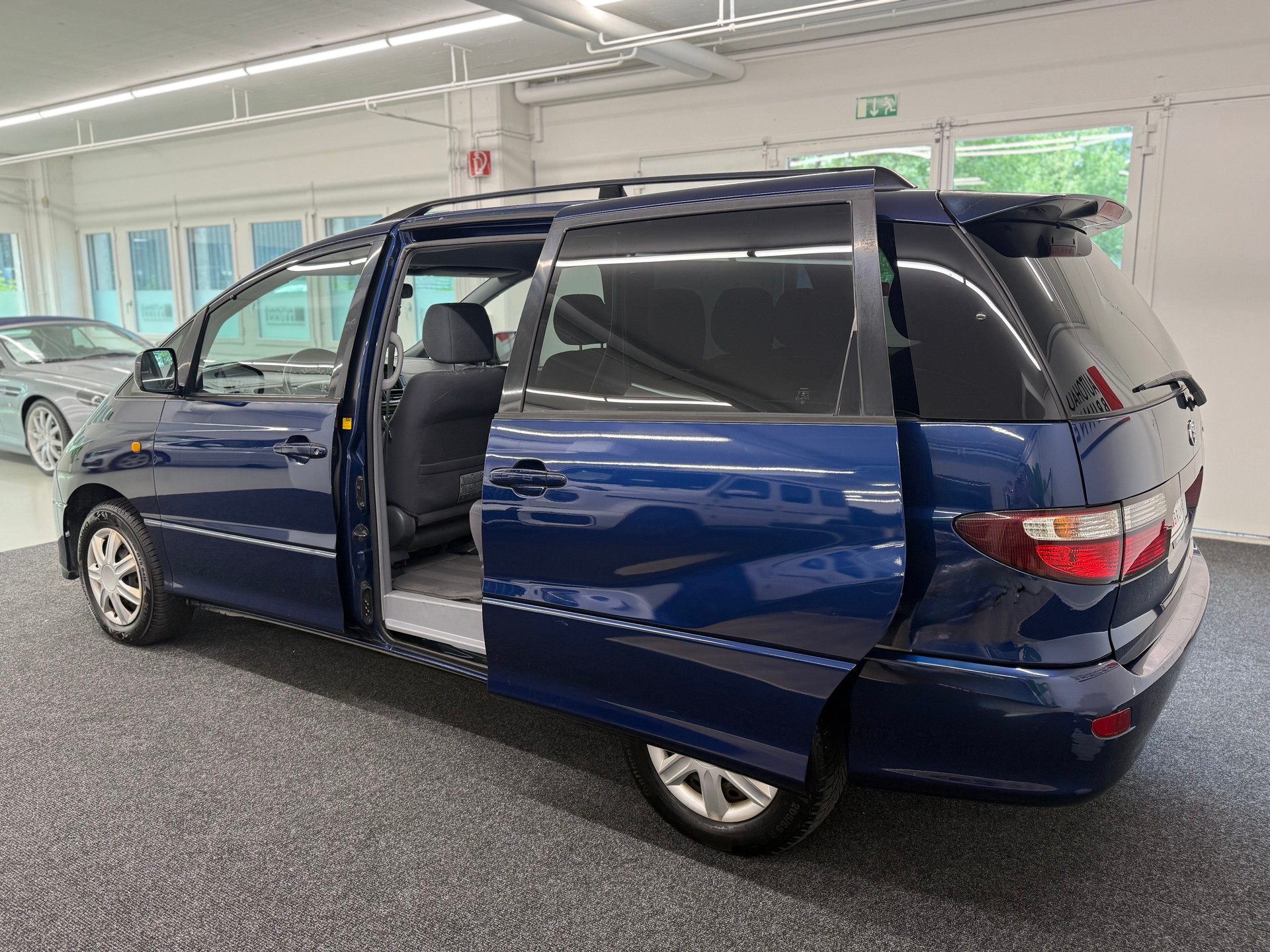TOYOTA Previa 2.4 Linea Luna 7-Plätzer-image-5