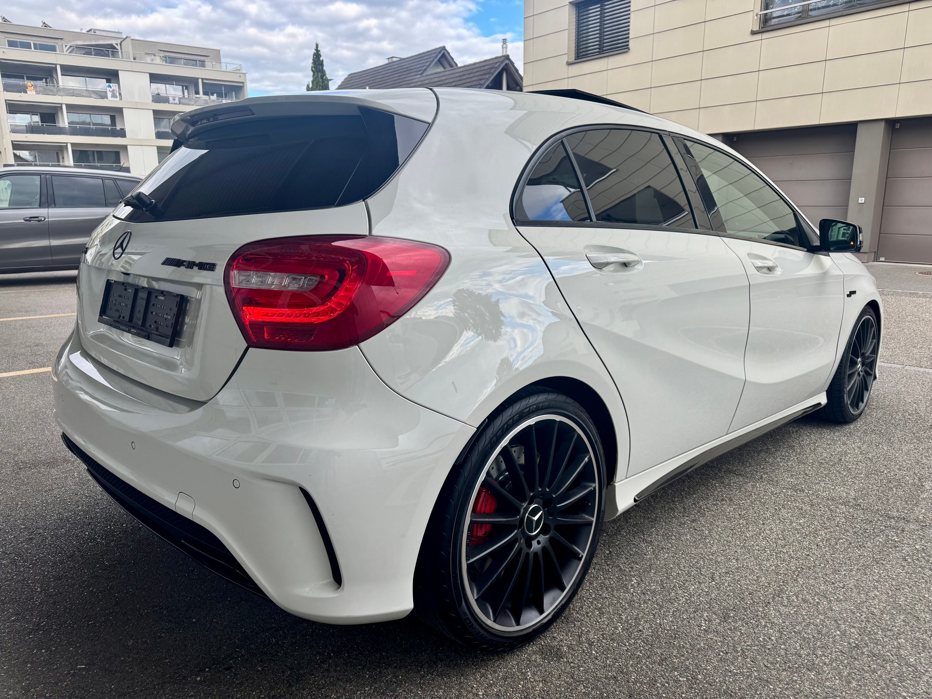 MERCEDES-BENZ A 45 AMG 4Matic Speedshift 7G-DCT-showroom-element-3