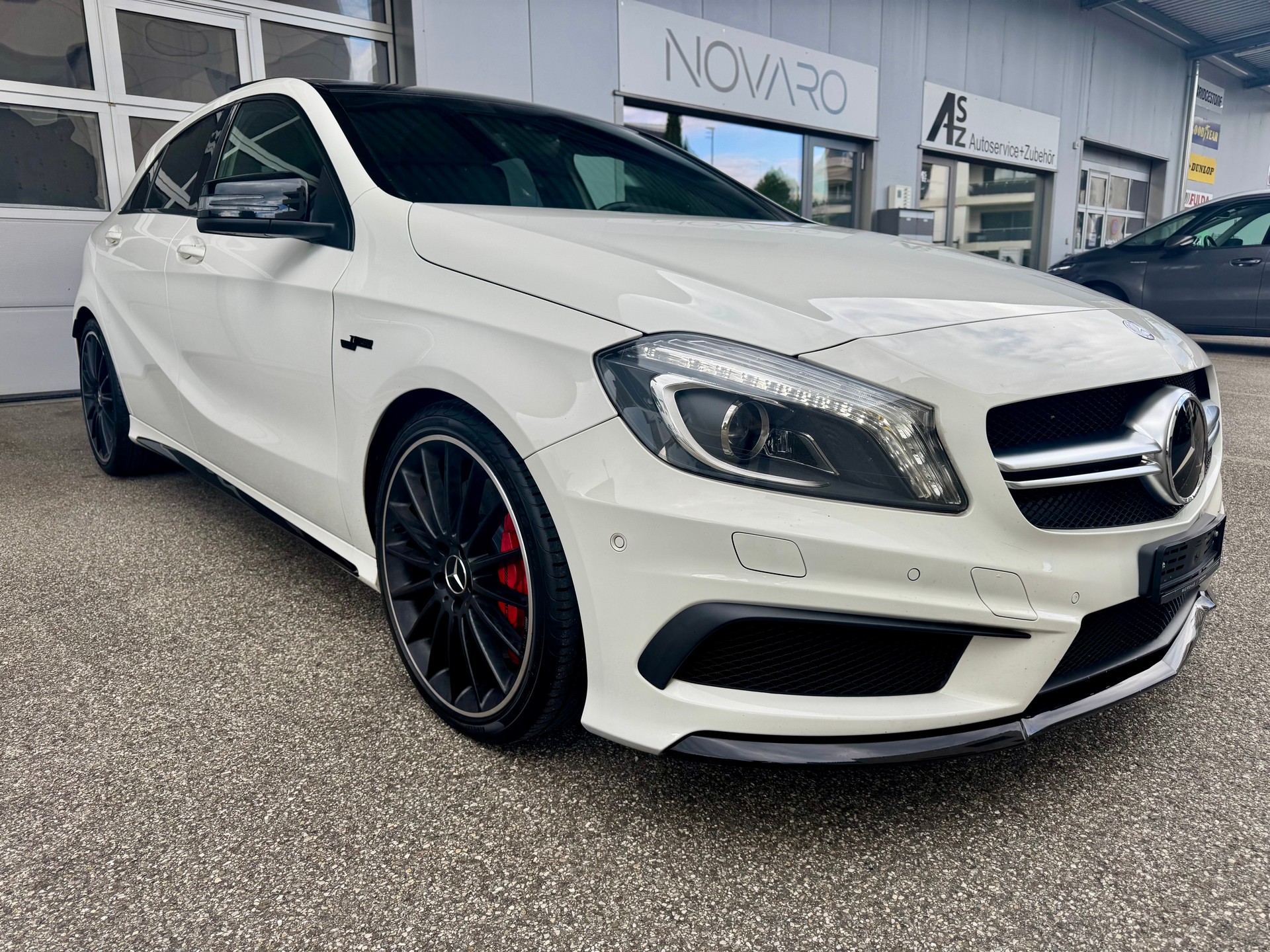 MERCEDES-BENZ A 45 AMG 4Matic Speedshift 7G-DCT-showroom-element-2