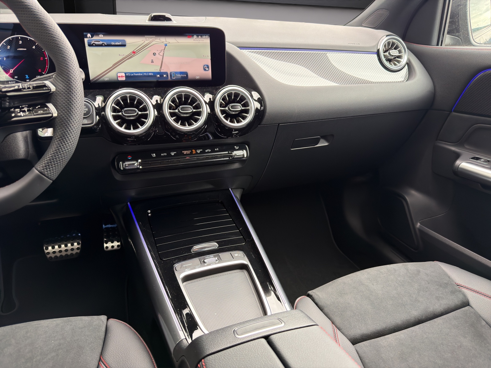 MERCEDES-BENZ GLA 220d 4Matic 8G-DCTSwiss Star-image-9