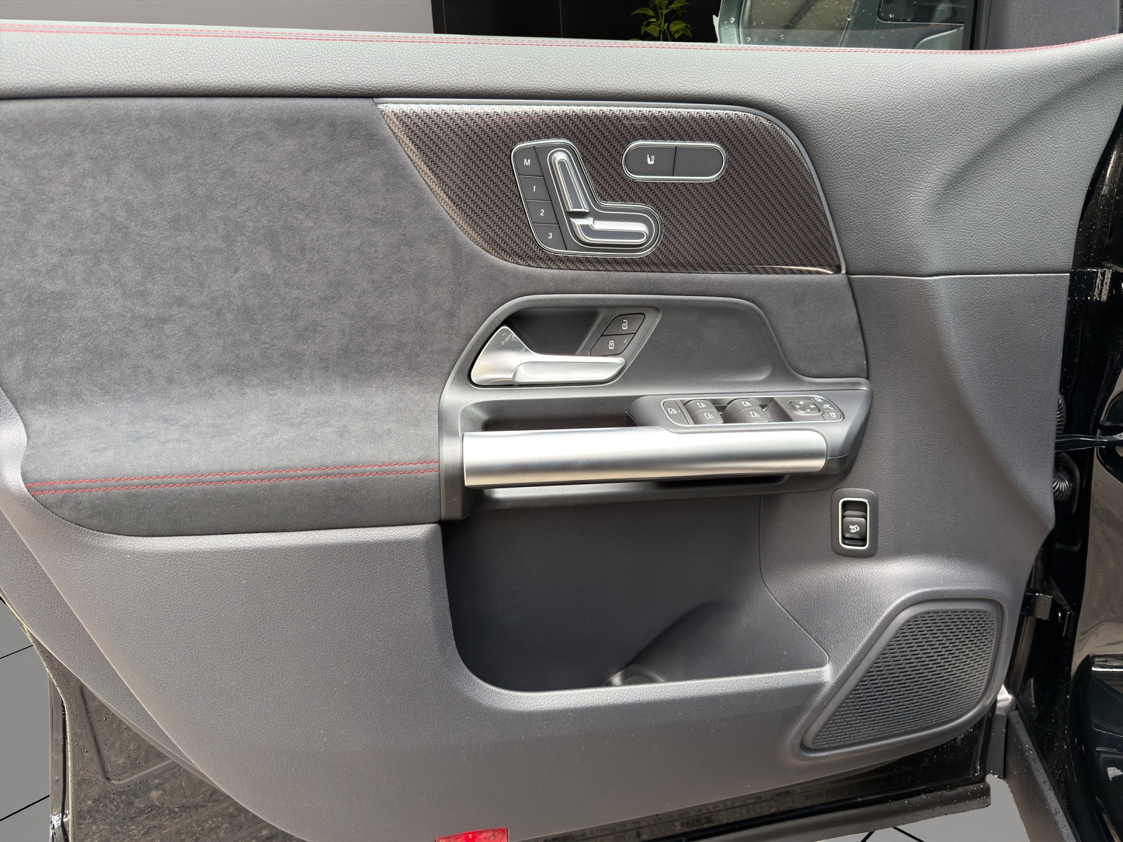 MERCEDES-BENZ GLA 220d 4Matic 8G-DCTSwiss Star-image-6