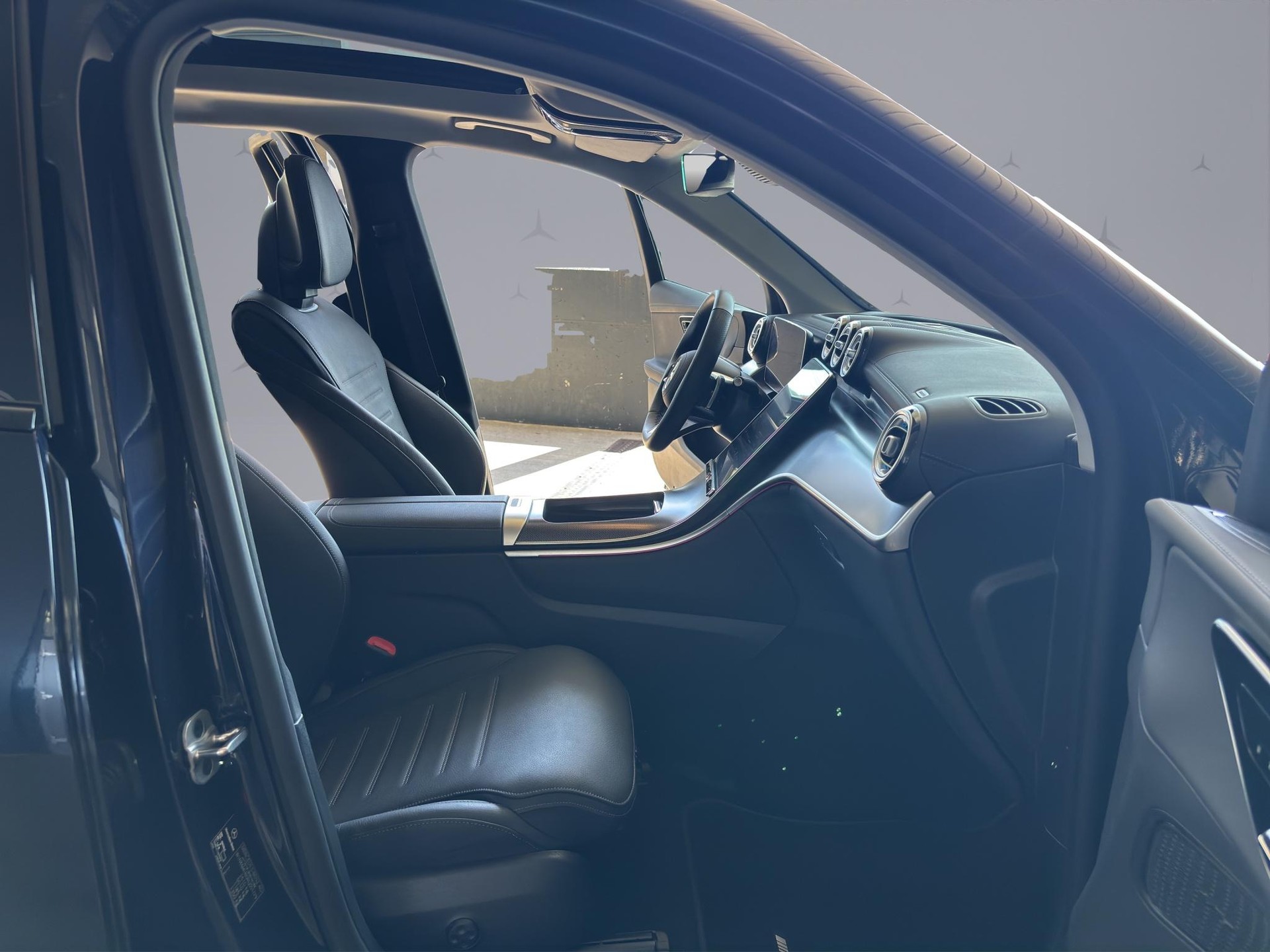 MERCEDES-BENZ GLC 300 AMG Line 4matic-image-14