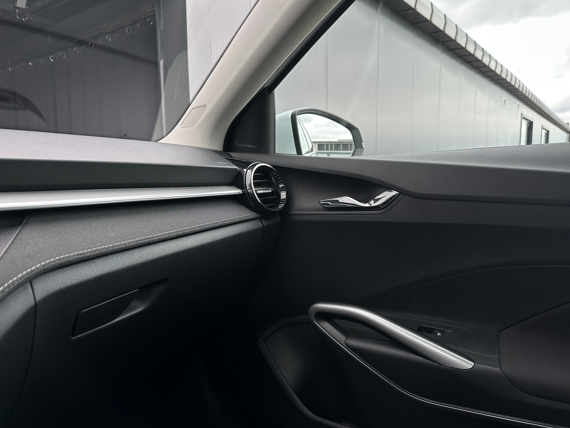 SKODA Fabia 1.0 TSI Top Selection DSG-image-21