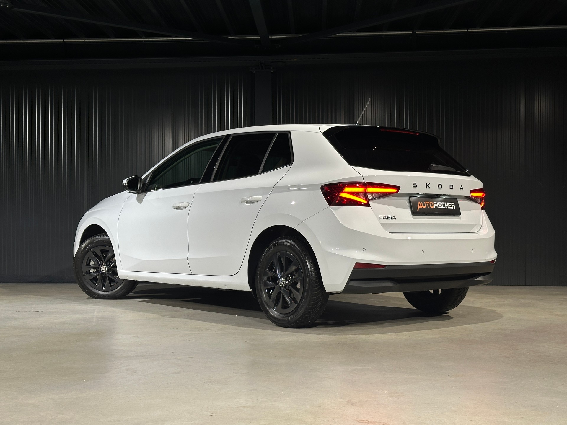 SKODA Fabia 1.0 TSI Top Selection DSG-showroom-element-1