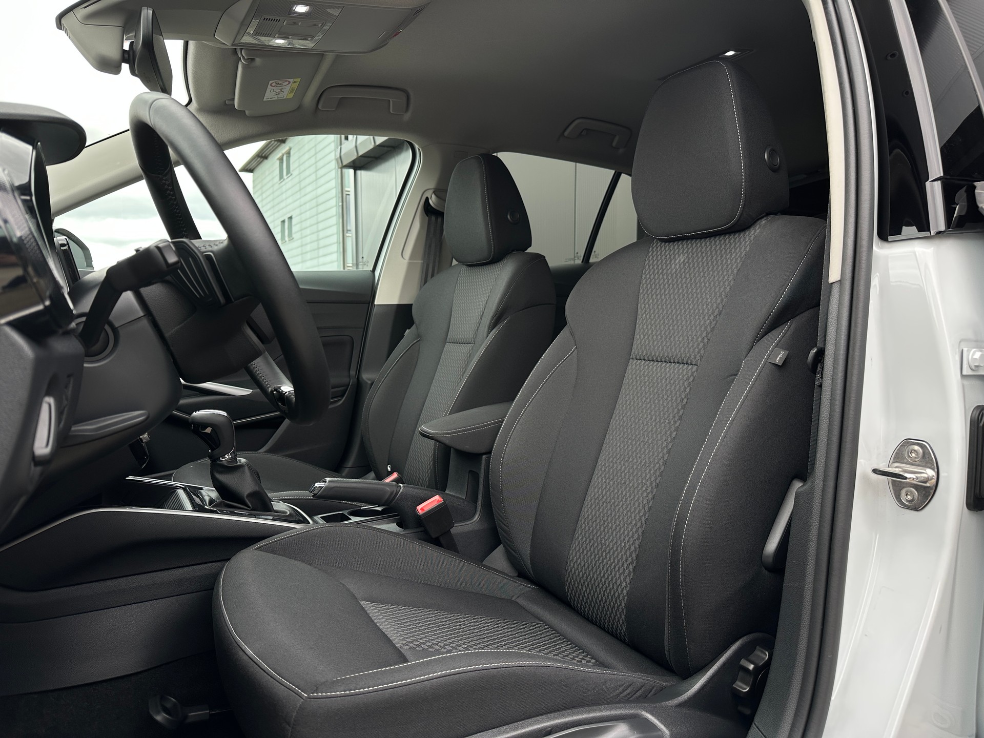 SKODA Fabia 1.0 TSI Top Selection DSG-image-9