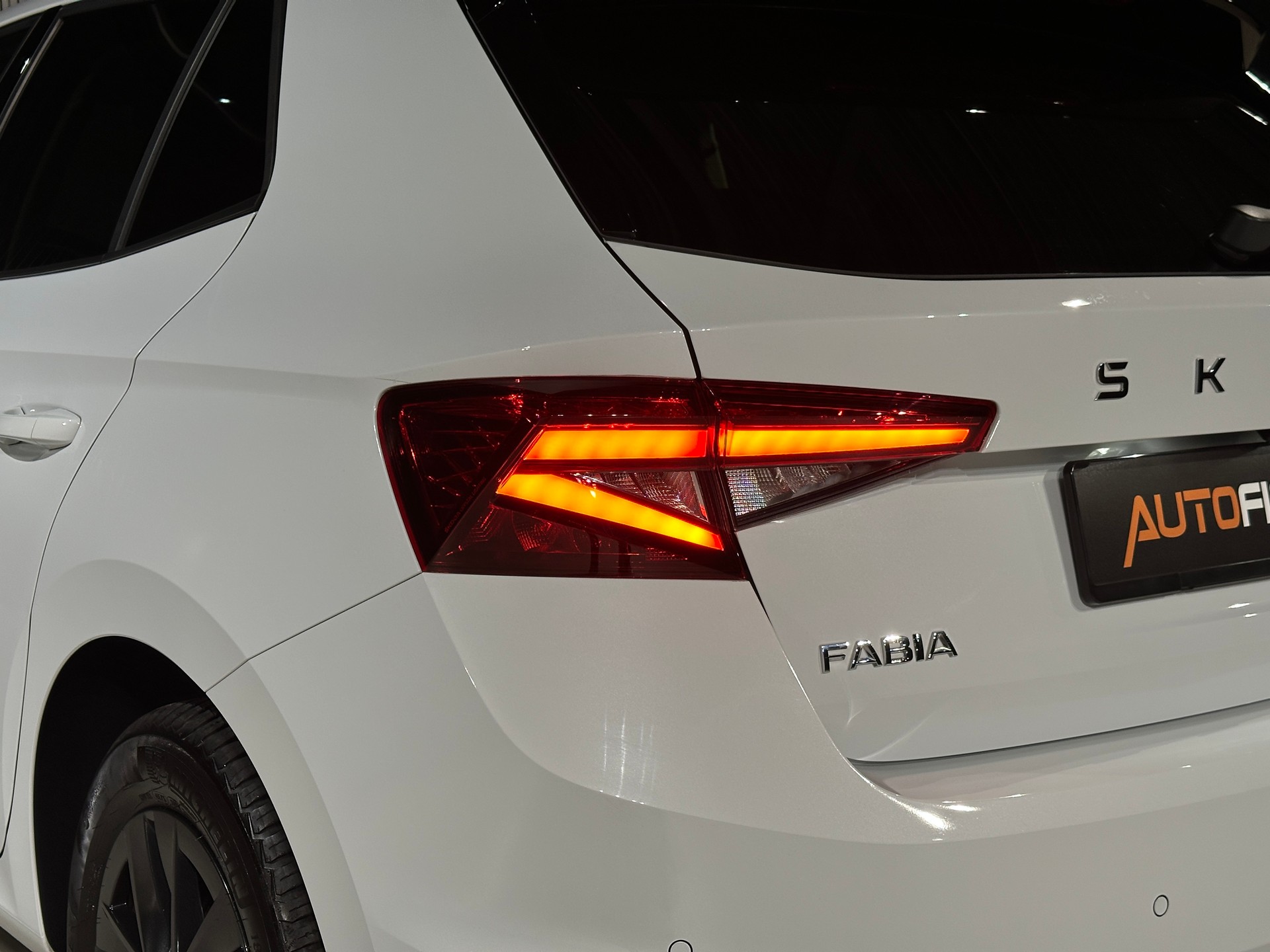 SKODA Fabia 1.0 TSI Top Selection DSG-image-26